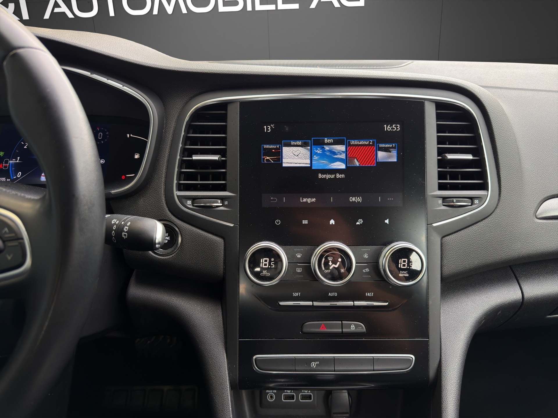 RENAULT Mégane 1.3 16V Turbo Zen EDC-image-13