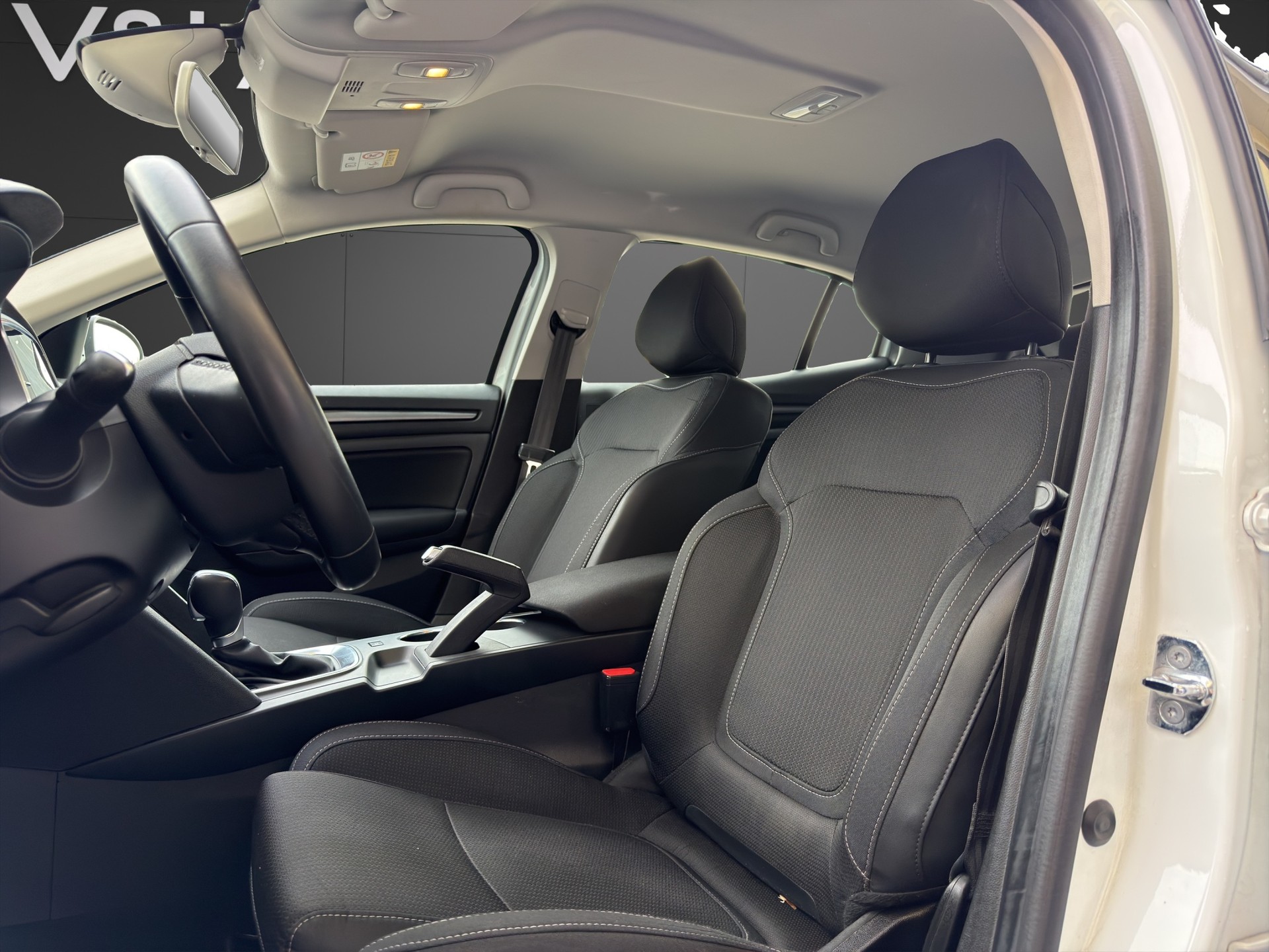 RENAULT Mégane 1.3 16V Turbo Zen EDC-image-21