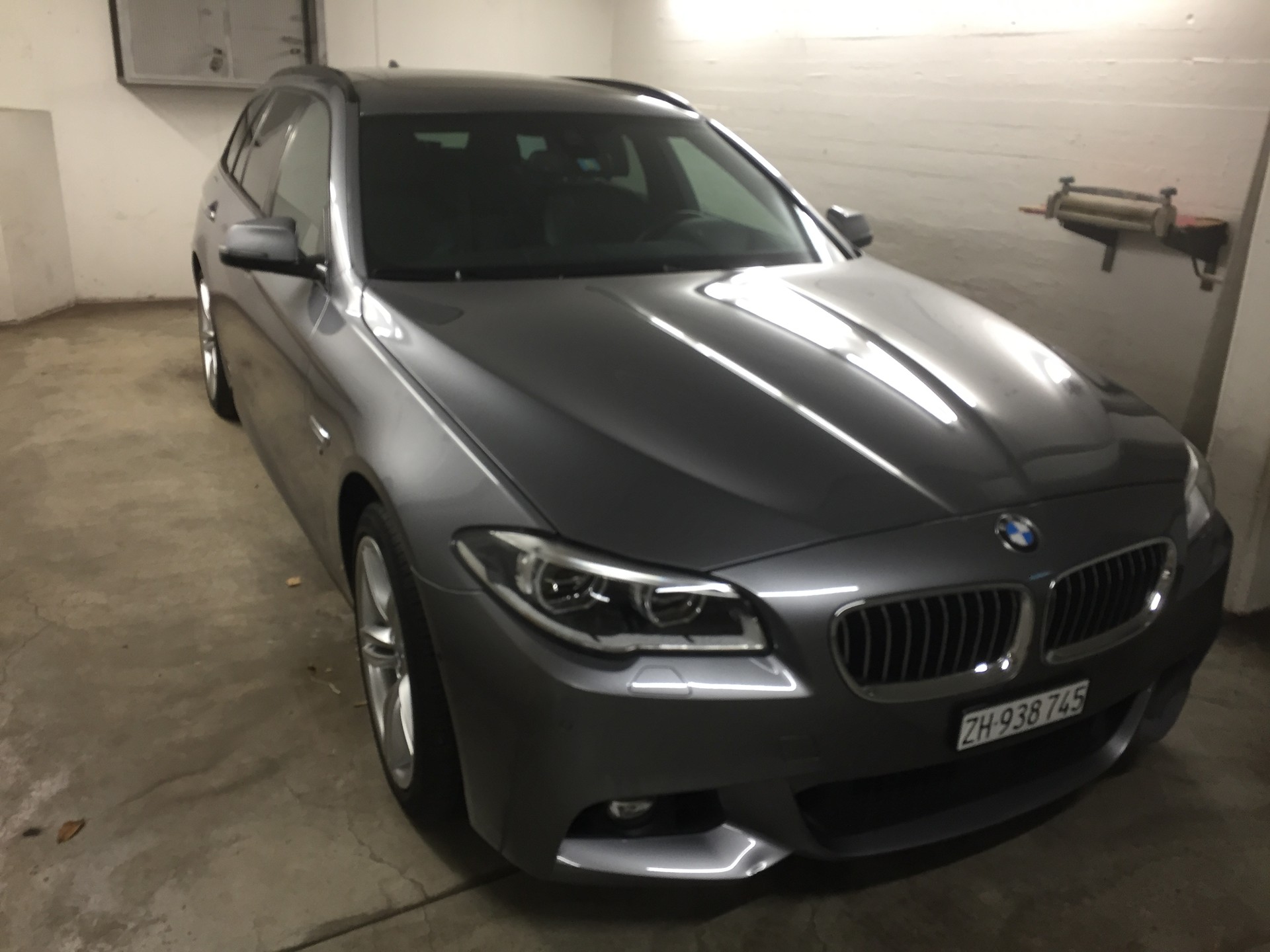 BMW 535d Touring xDrive Luxury Line Steptronic-image-1