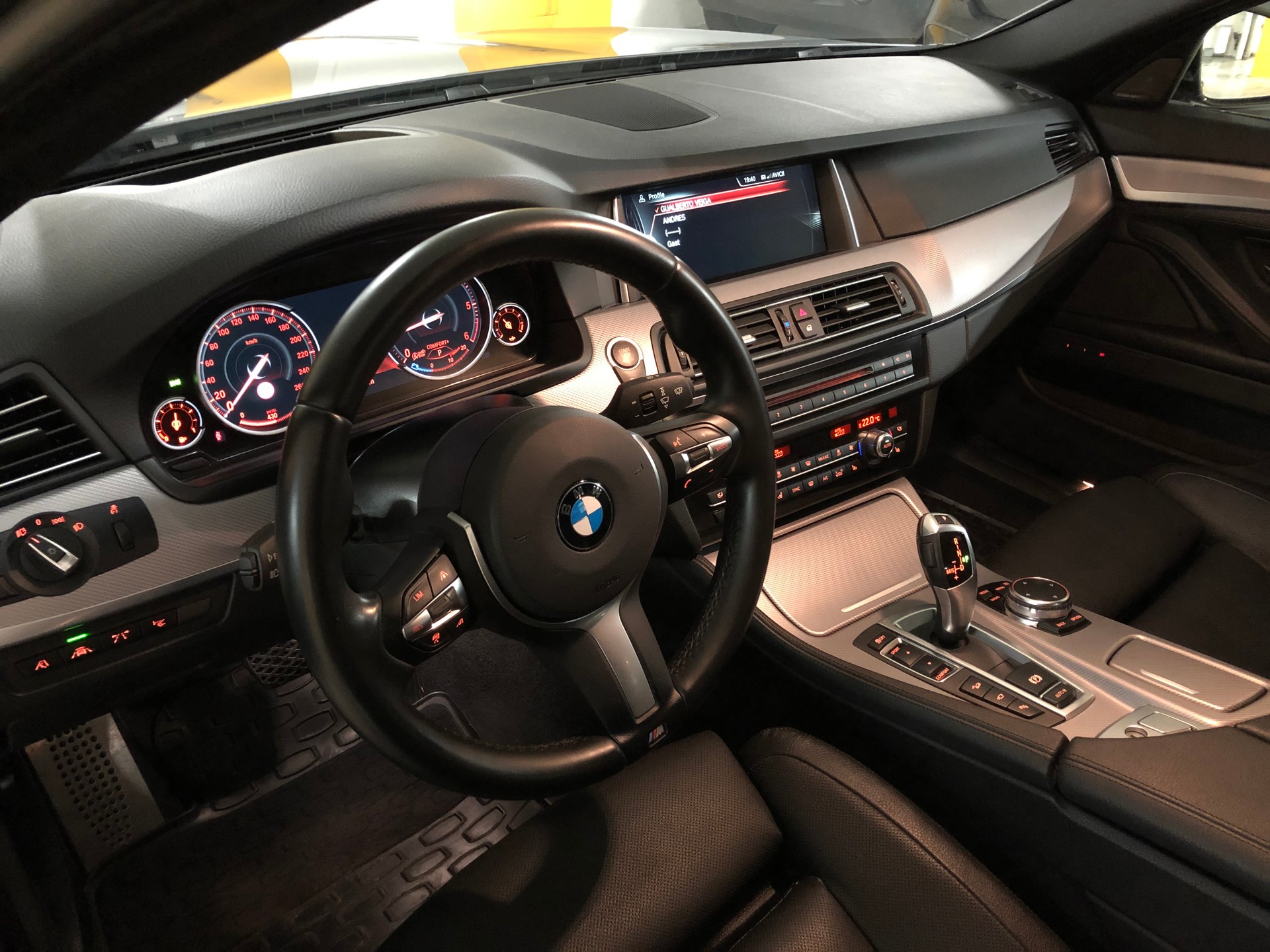 BMW 535d Touring xDrive Luxury Line Steptronic-image-2