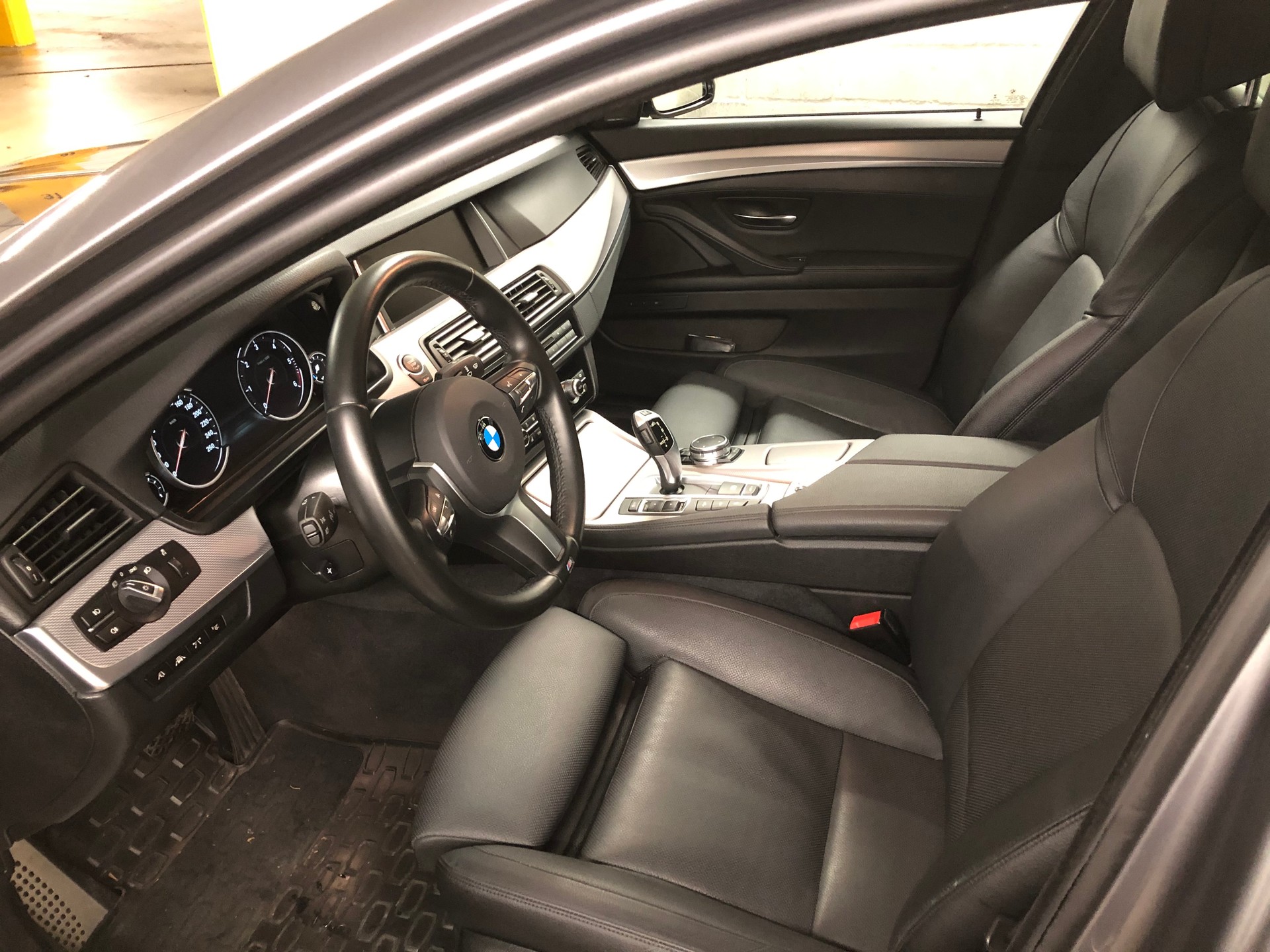 BMW 535d Touring xDrive Luxury Line Steptronic-image-3