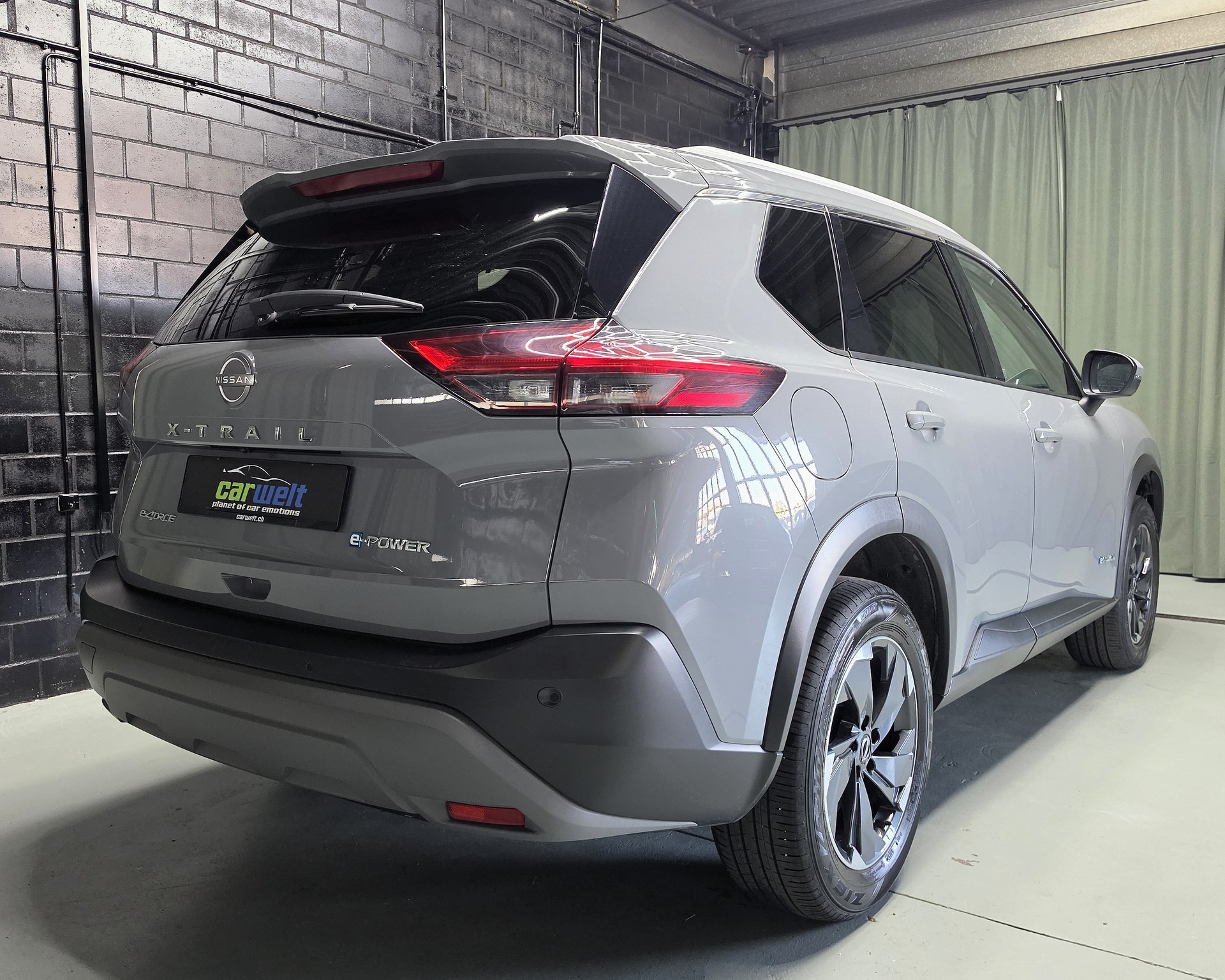 NISSAN X-Trail 1.5 VC-T N-Connecta e-4orce 4WD 7 Plätzer-image-2