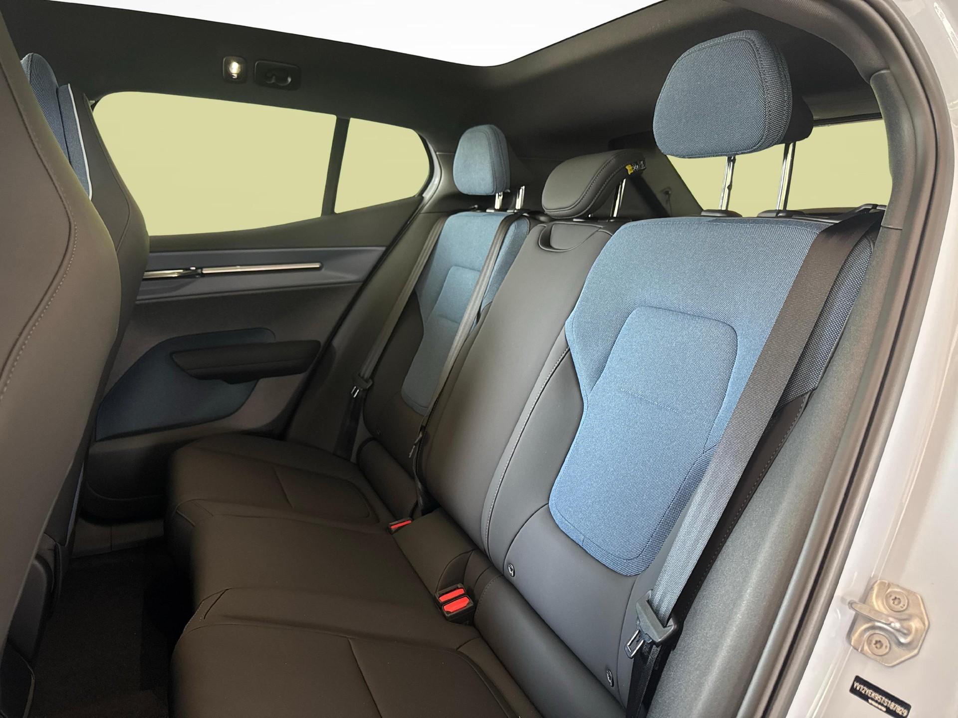 VOLVO EX30 CC E60 Twin Performance AWD-image-9