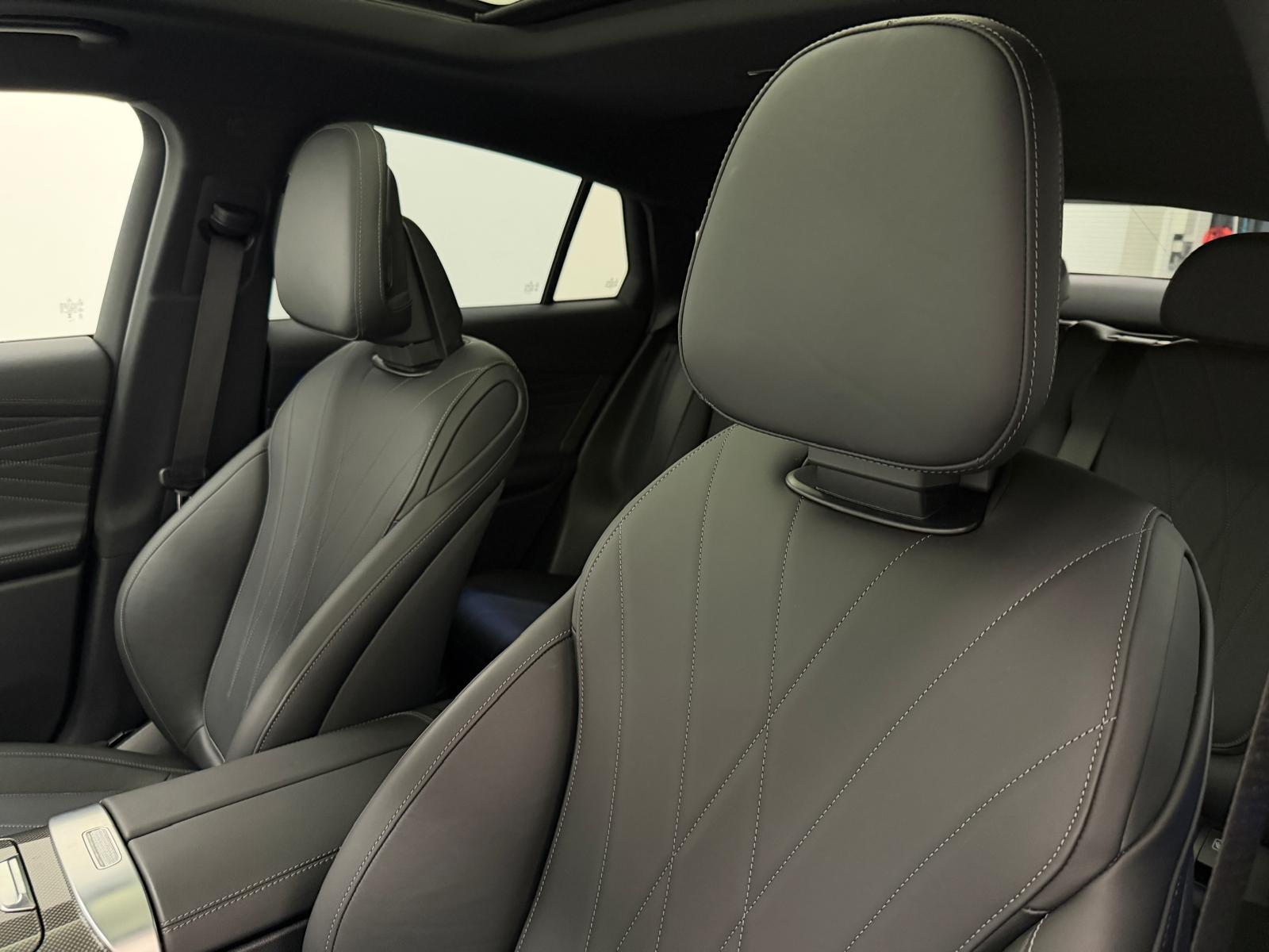 MERCEDES-BENZ GLC 400 e AMG Line 4matic Coupé-image-13