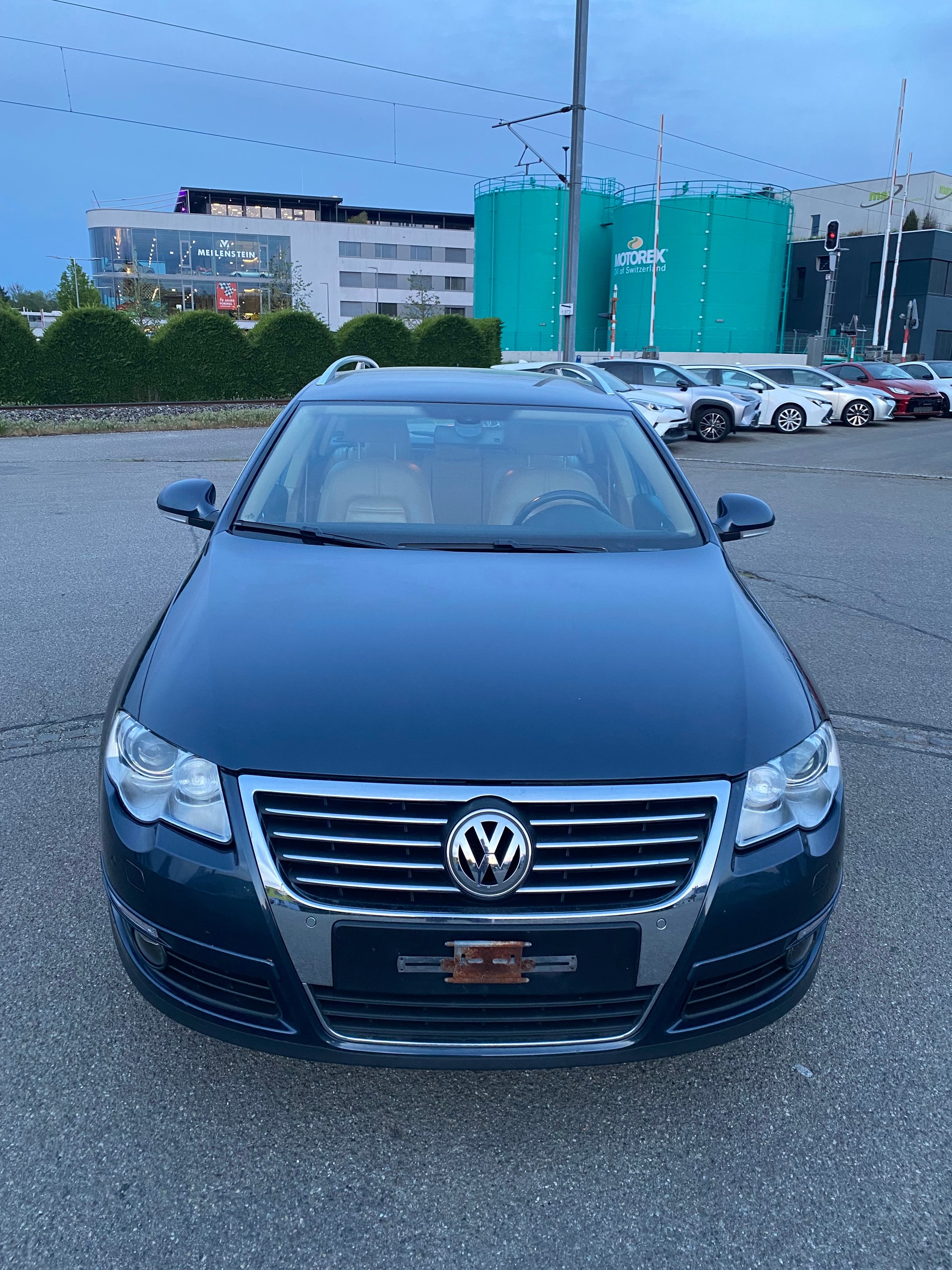 VW Passat Variant 3.2 V6 FSI Highline 4Motion-image-0