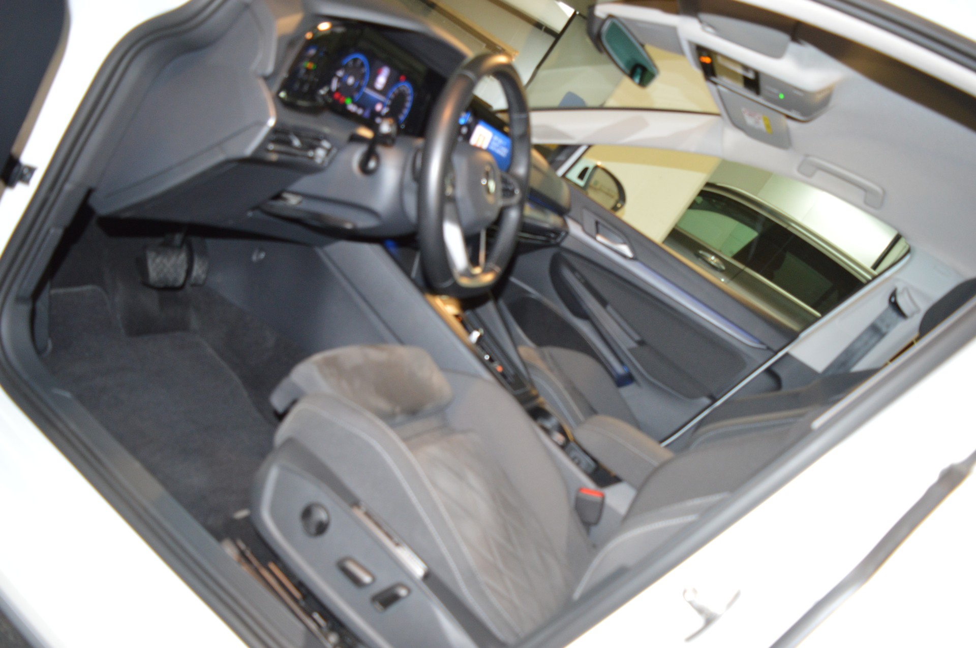 VW Golf 2.0 TDI Style DSG-image-13
