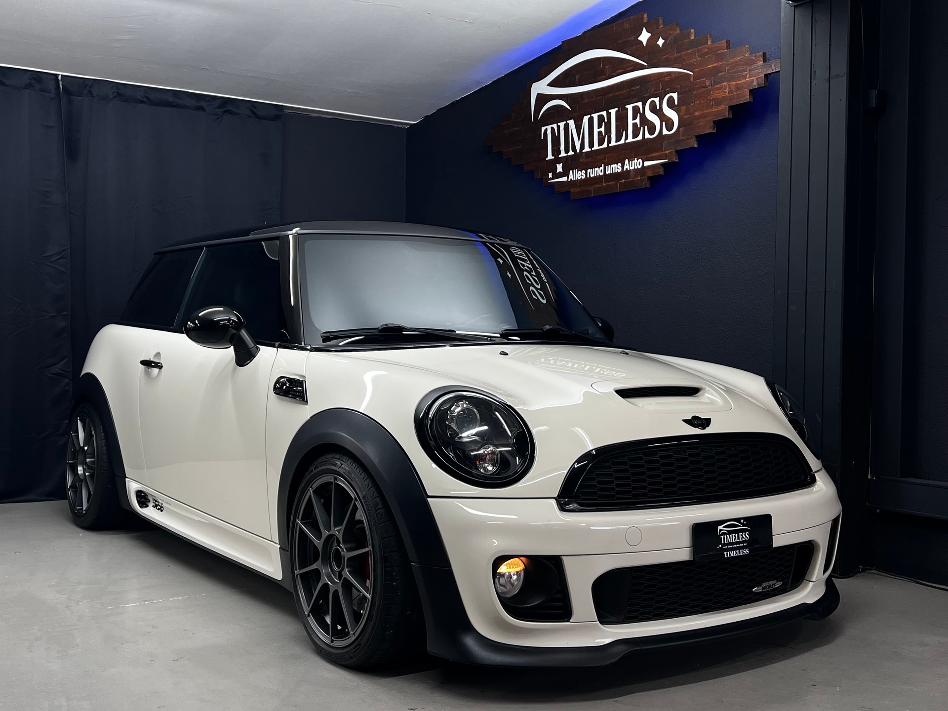 MINI Cooper John Cooper Works-image-1