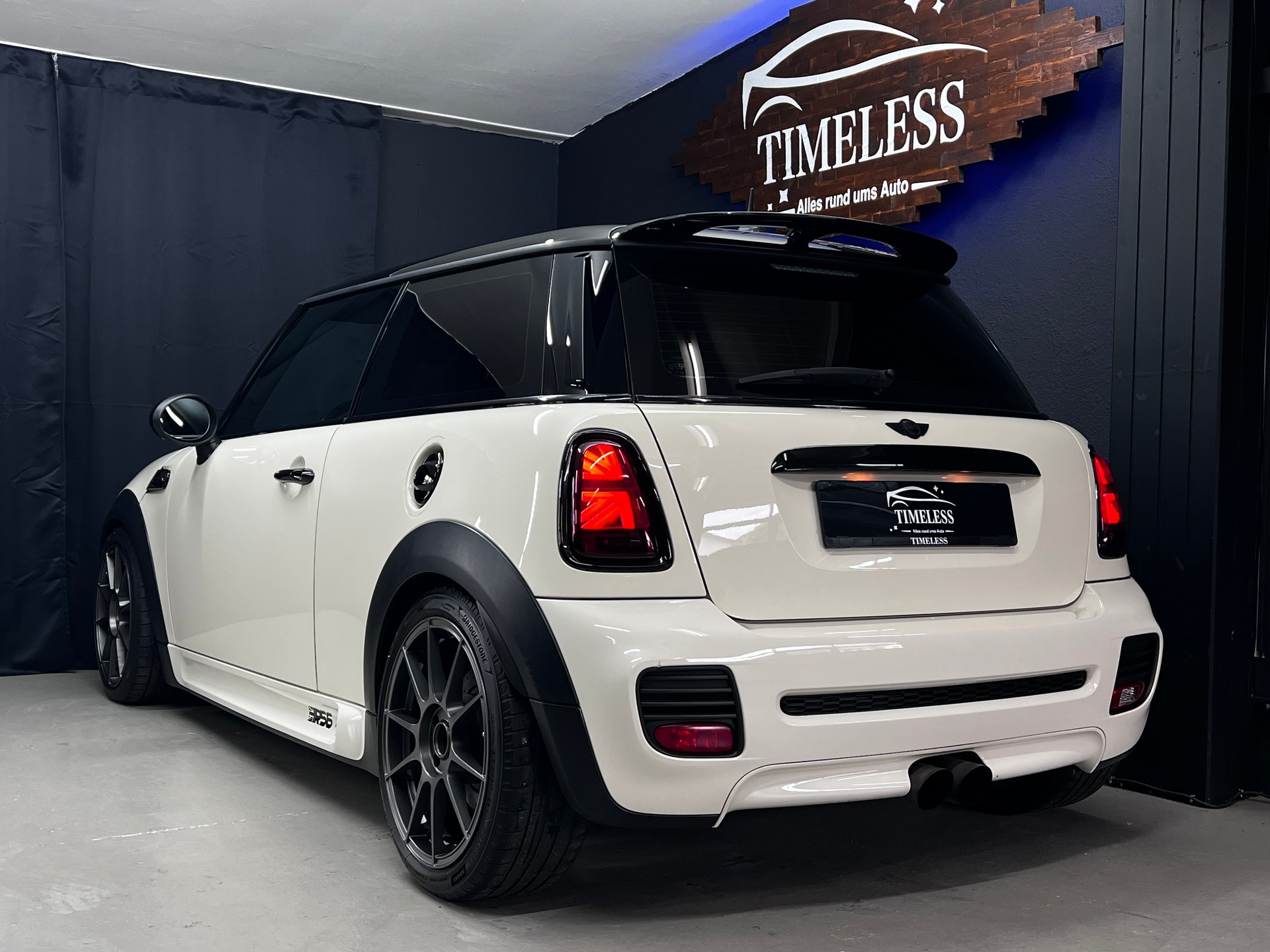 MINI Cooper John Cooper Works-image-7