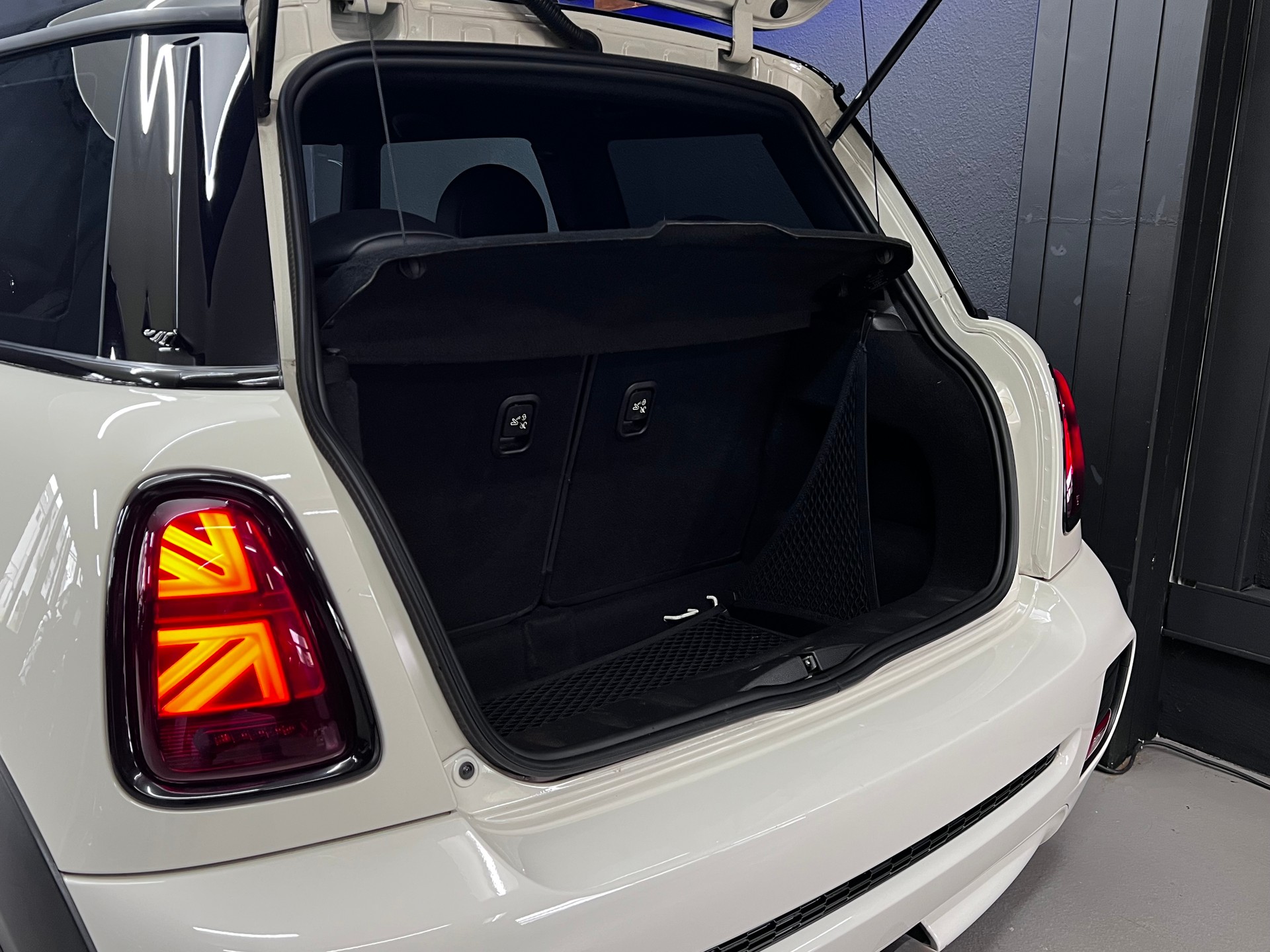 MINI Cooper John Cooper Works-image-8