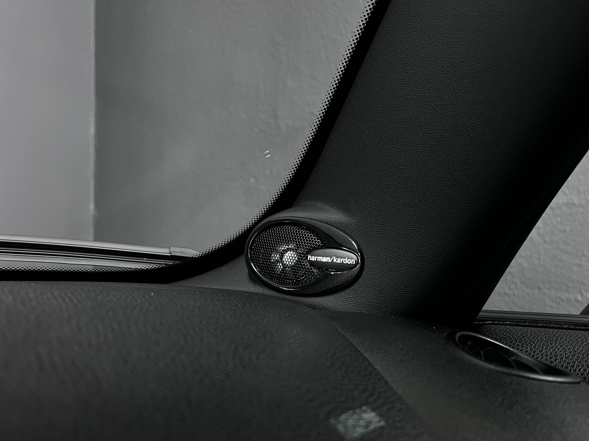 MINI Cooper John Cooper Works-image-12