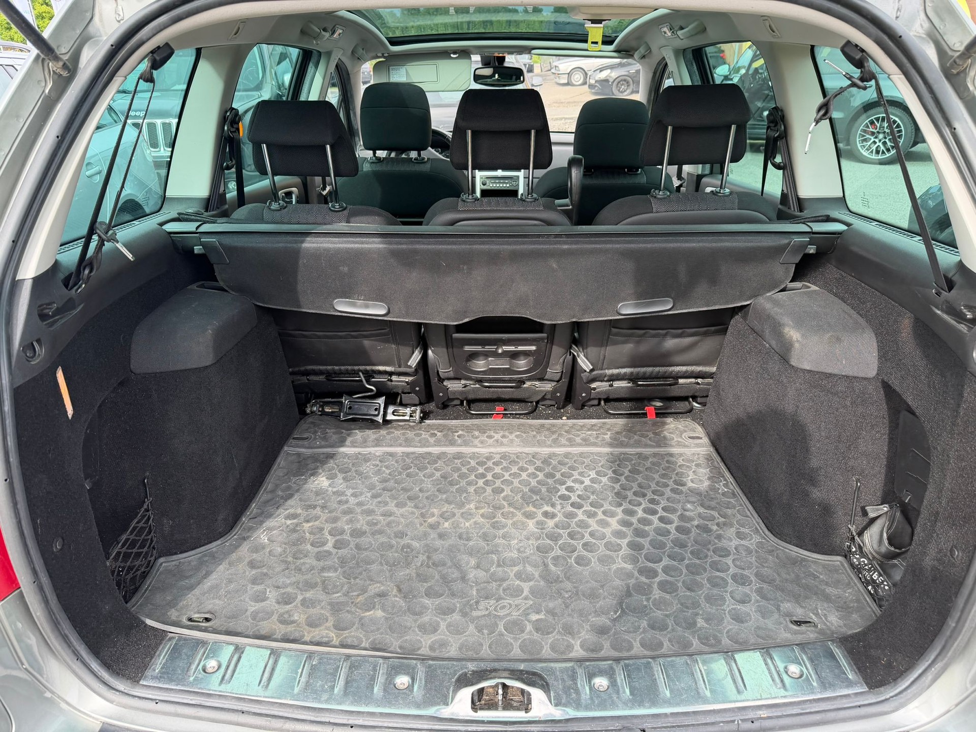 PEUGEOT 307 SW 2.0 16V Premium-image-5