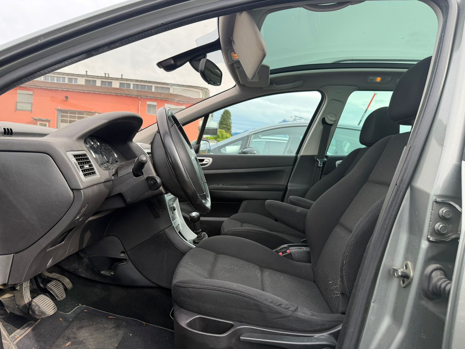 PEUGEOT 307 SW 2.0 16V Premium-image-3