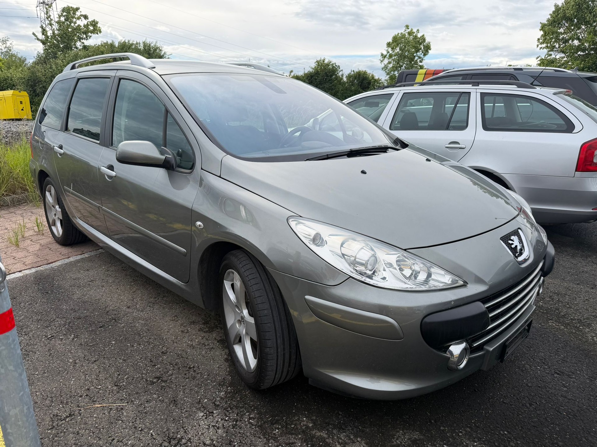 PEUGEOT 307 SW 2.0 16V Premium-image-2