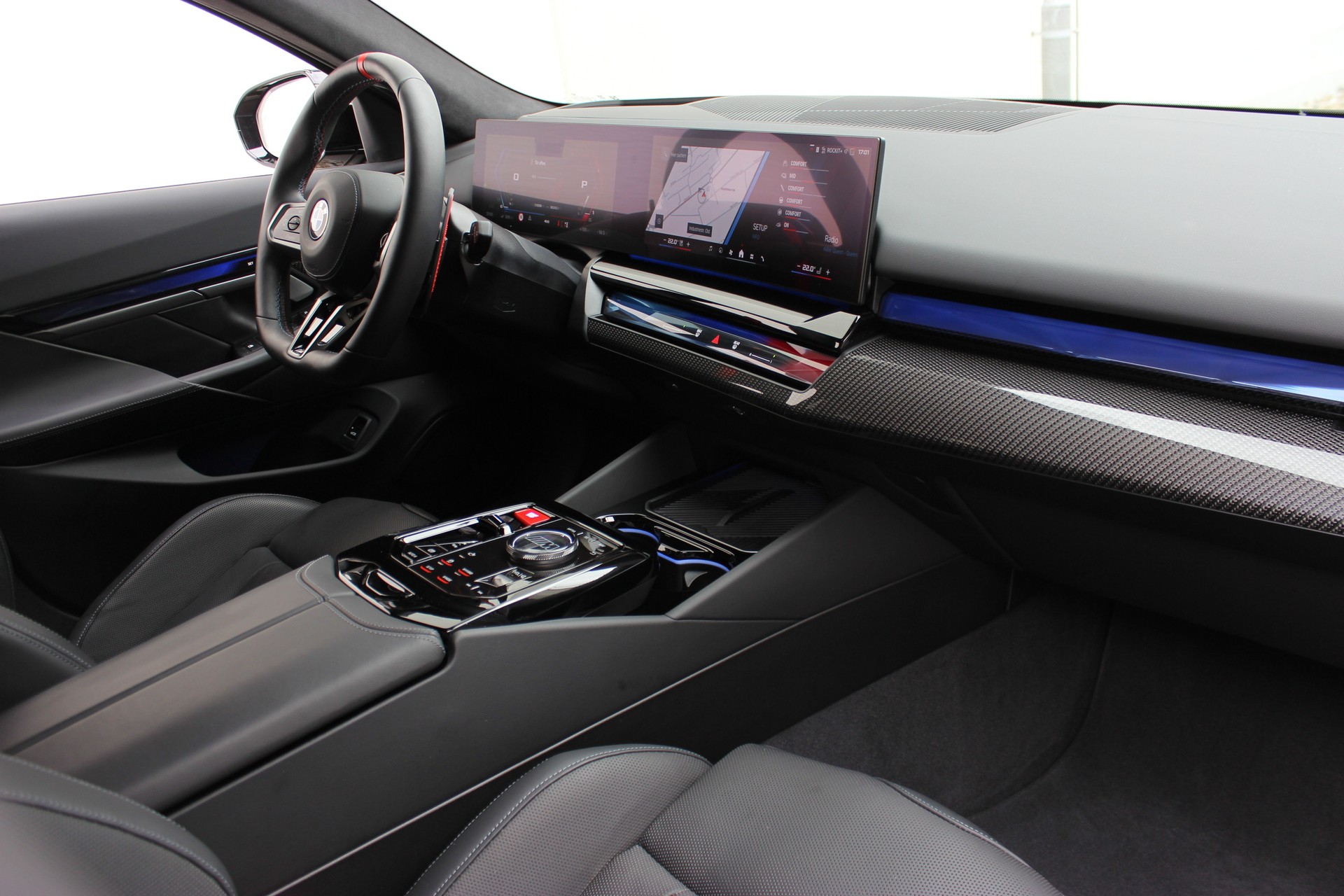 BMW M5 xDrive Touring *Frozen Deep Grey metallic*-image-13
