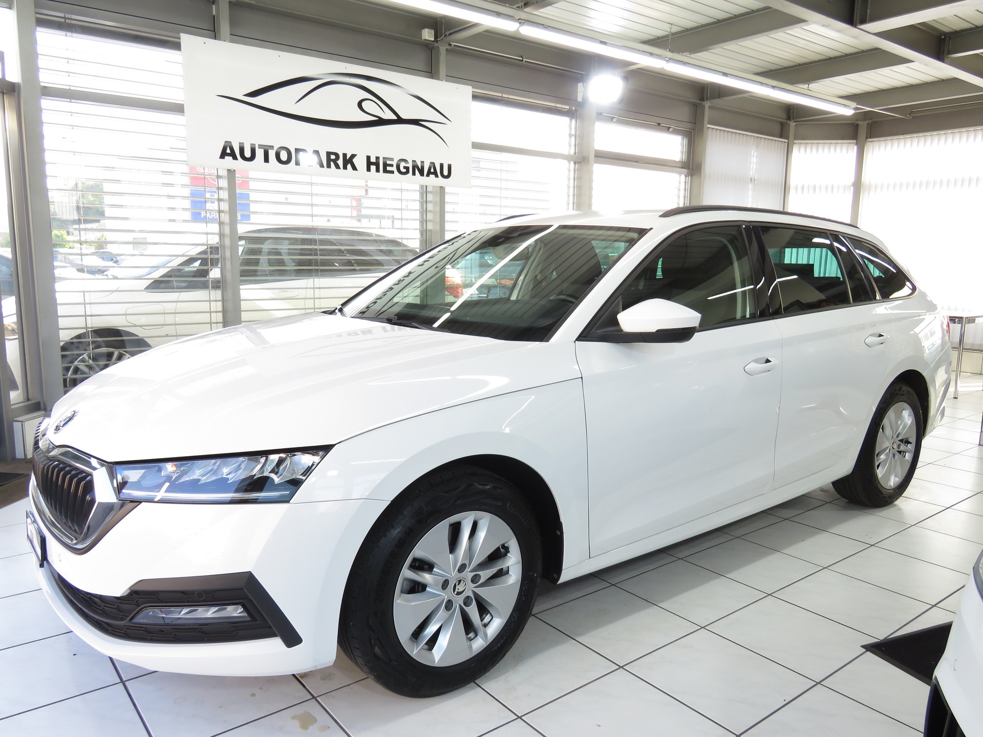 SKODA Octavia Combi 2.0 TDI DSG Ambition 4x4