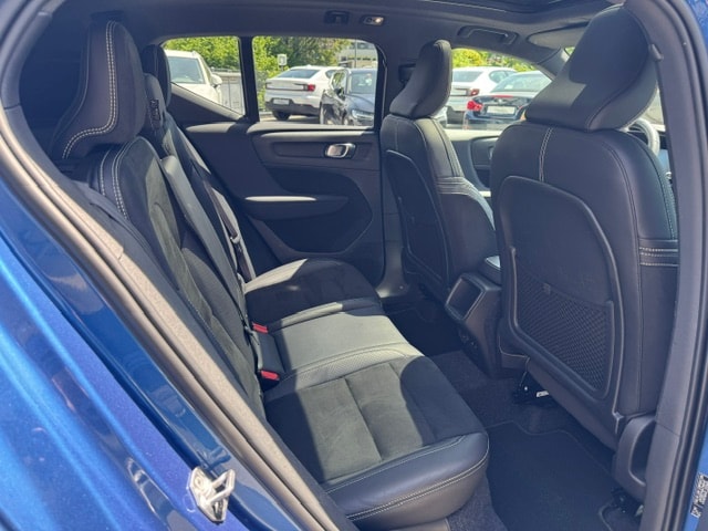 VOLVO XC40 2.0 D4 R-Design AWD-image-14
