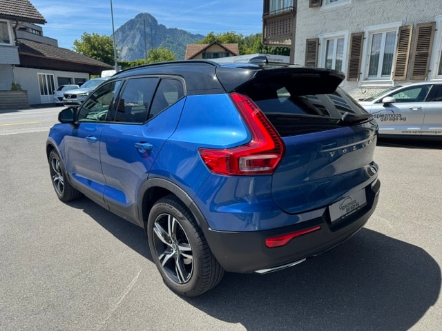 VOLVO XC40 2.0 D4 R-Design AWD-image-4