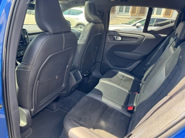 VOLVO XC40 2.0 D4 R-Design AWD-image-12