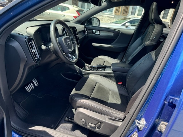 VOLVO XC40 2.0 D4 R-Design AWD-image-10