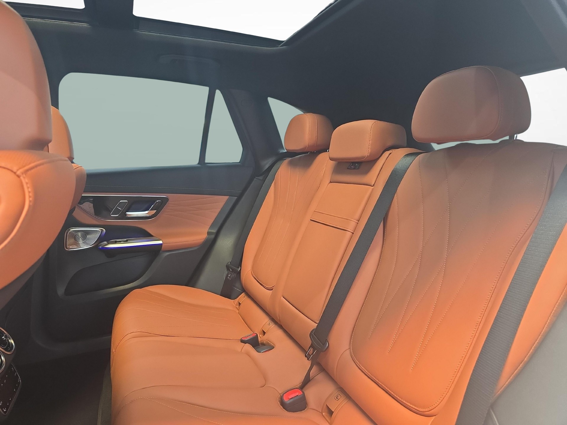 MERCEDES-BENZ GLC 300 4MATIC AMG Line-image-9