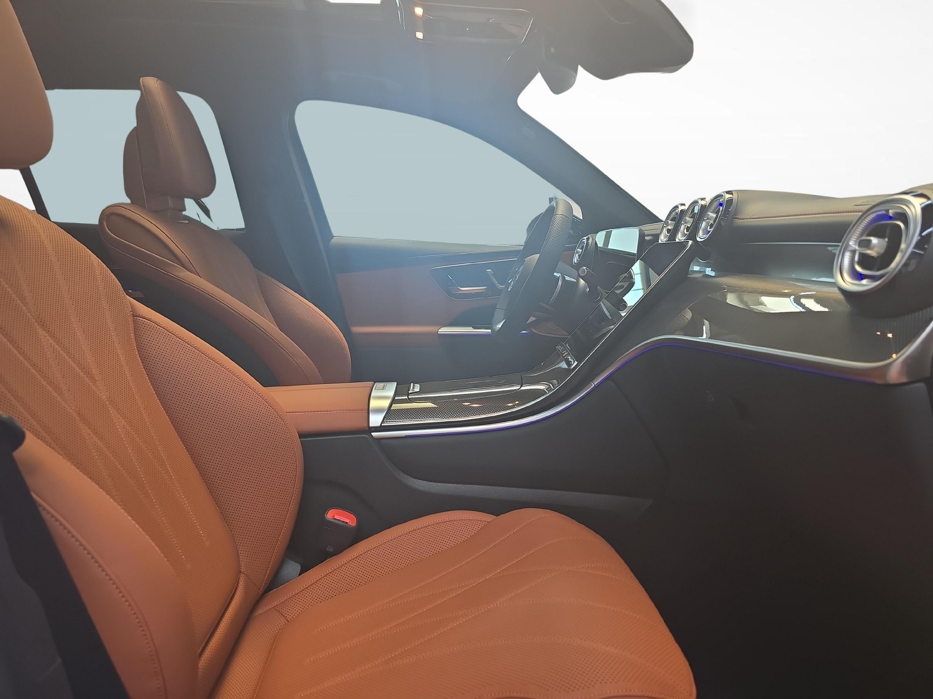 MERCEDES-BENZ GLC 300 4MATIC AMG Line-image-7