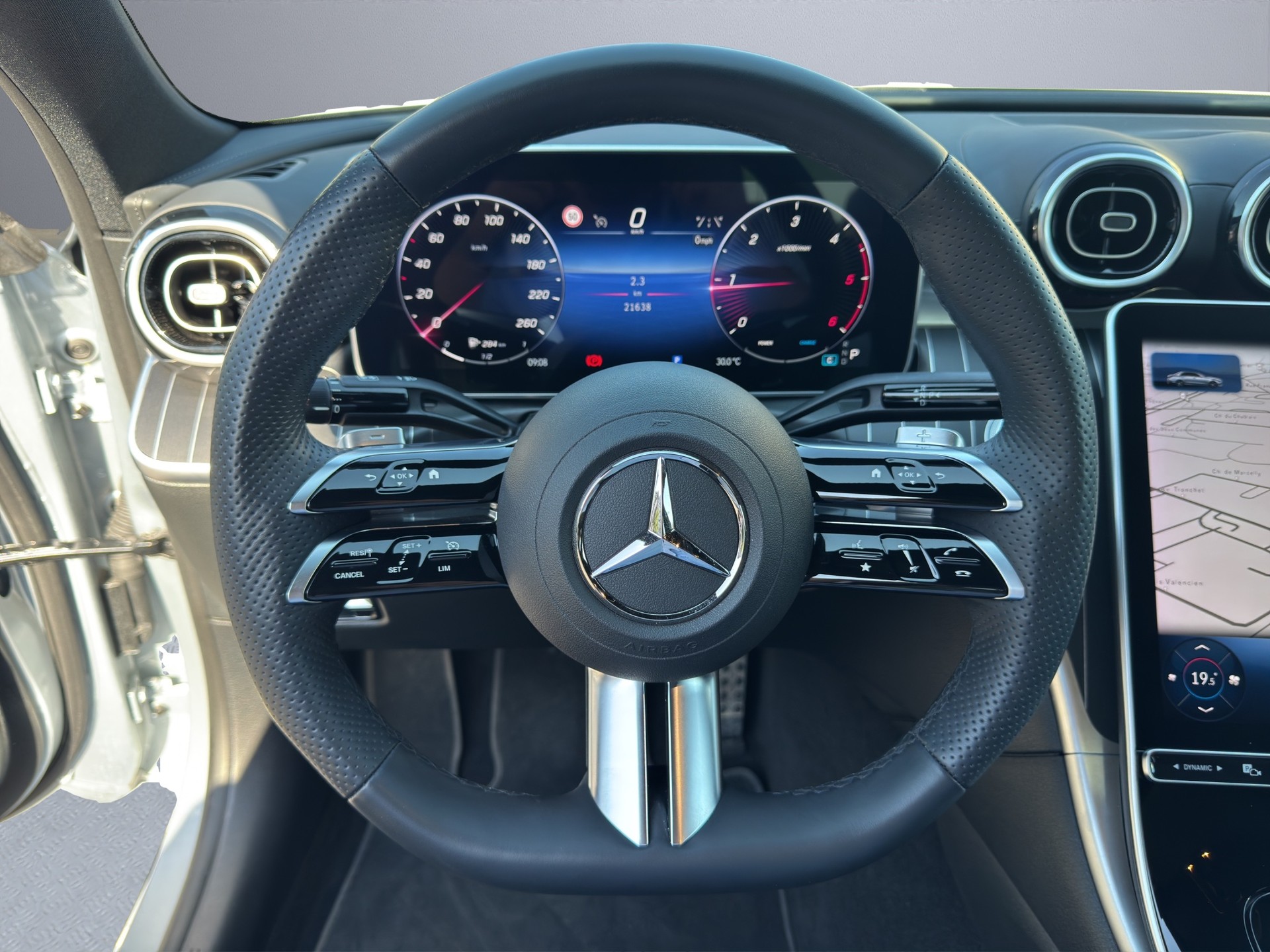 MERCEDES-BENZ C 220 d 4Matic AMG Line-image-11