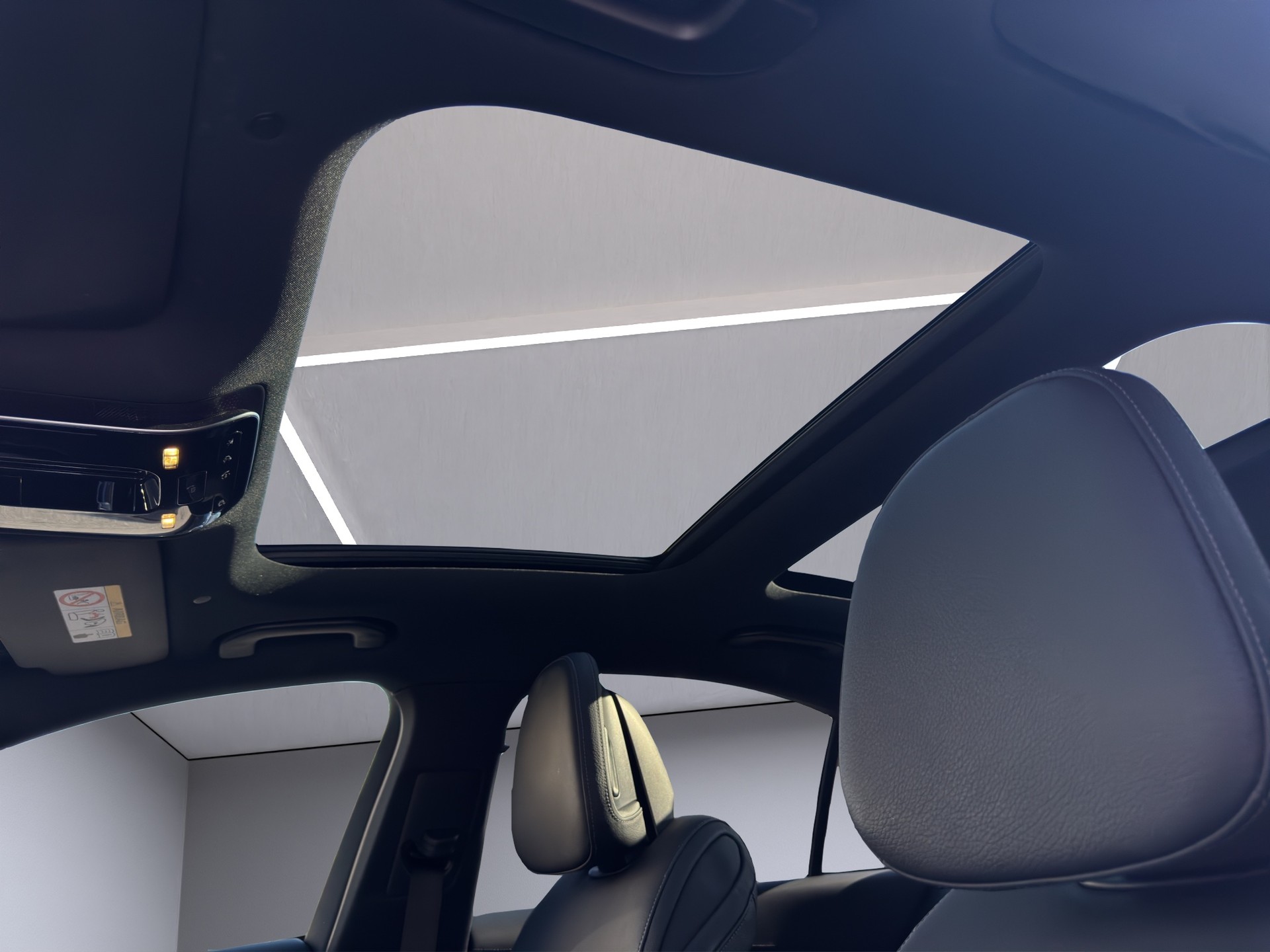 MERCEDES-BENZ C 220 d 4Matic AMG Line-image-18