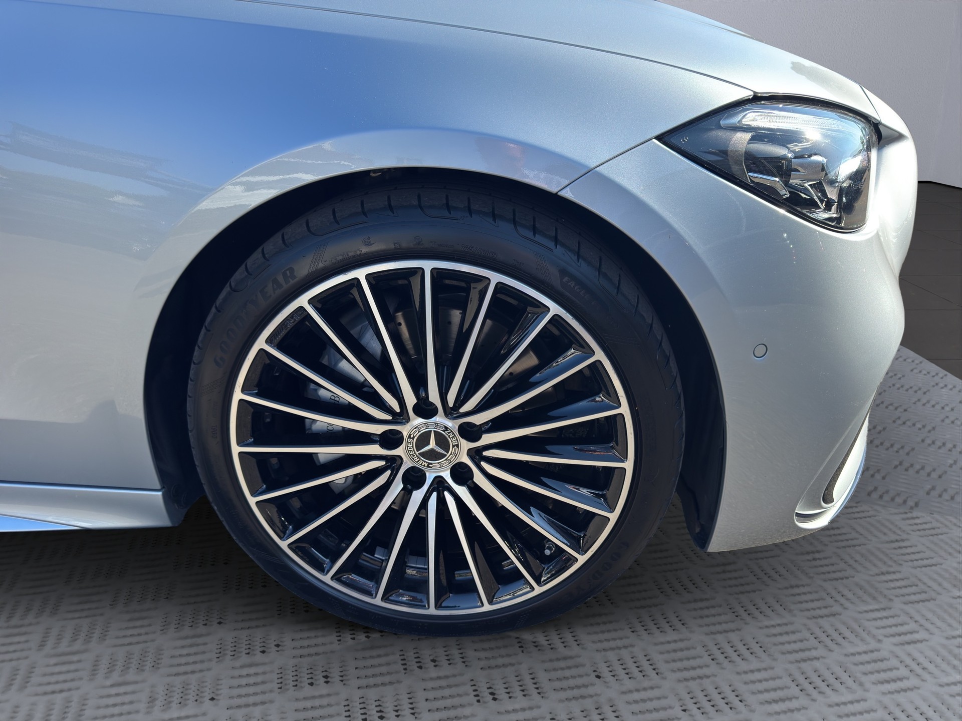 MERCEDES-BENZ C 220 d 4Matic AMG Line-image-8