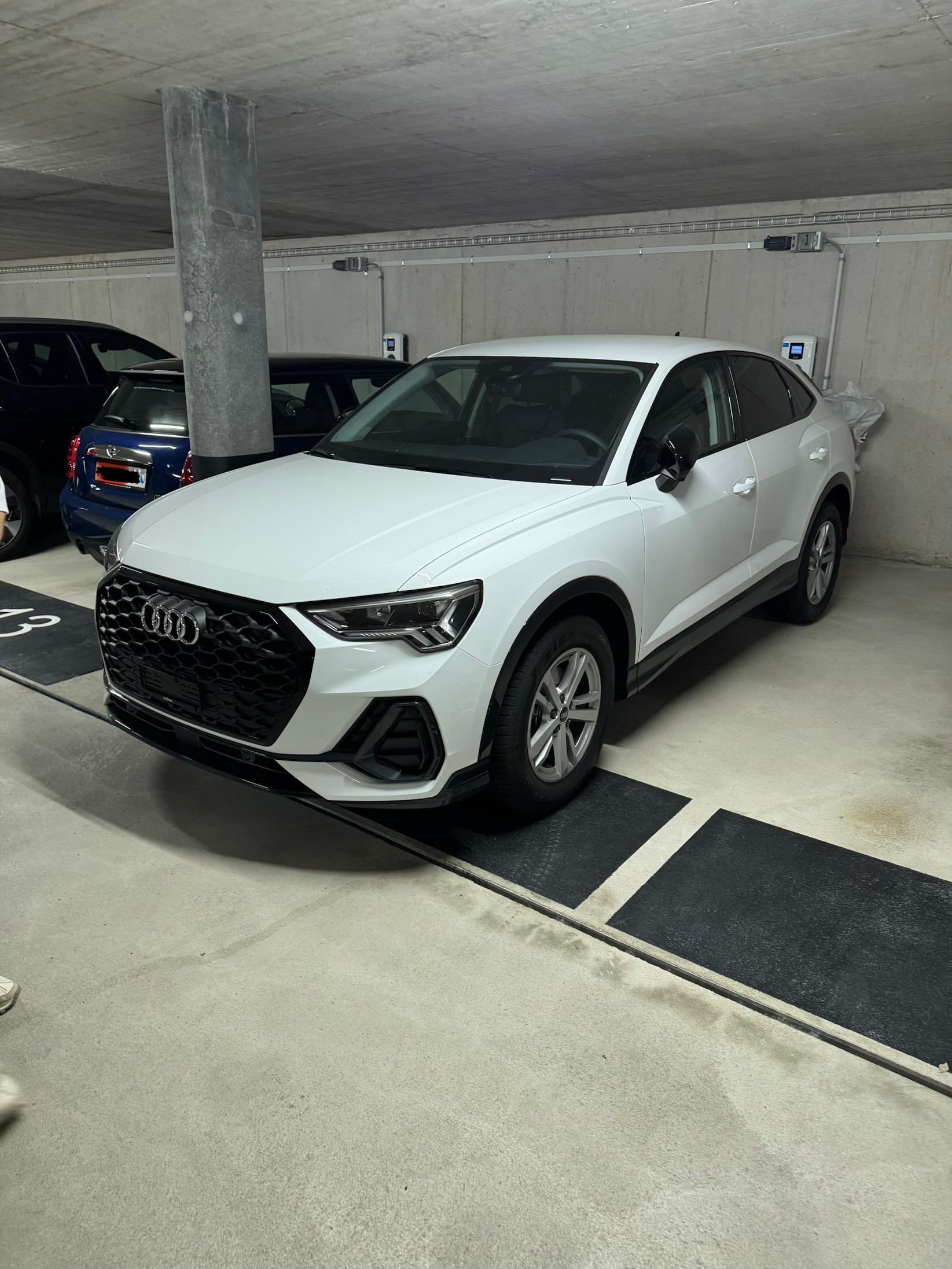 AUDI Q3 1.5 35 TFSI Attraction S-Tronic-image-0