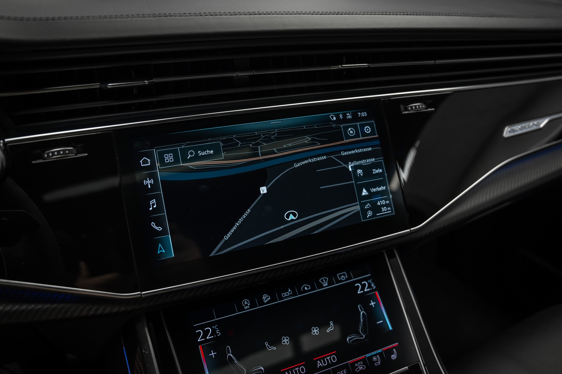 AUDI * RSQ8 * TOP ZUSTAND * TOP AUSSTATTUNG * NEUPREIS ÜBER 224000.- * LEASING AB 640.- *-image-36