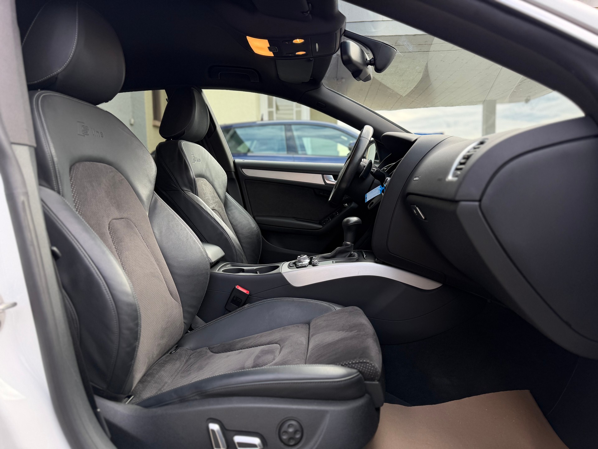 AUDI A5 Sportback 2.0 TDI quattro S-tronic-image-13