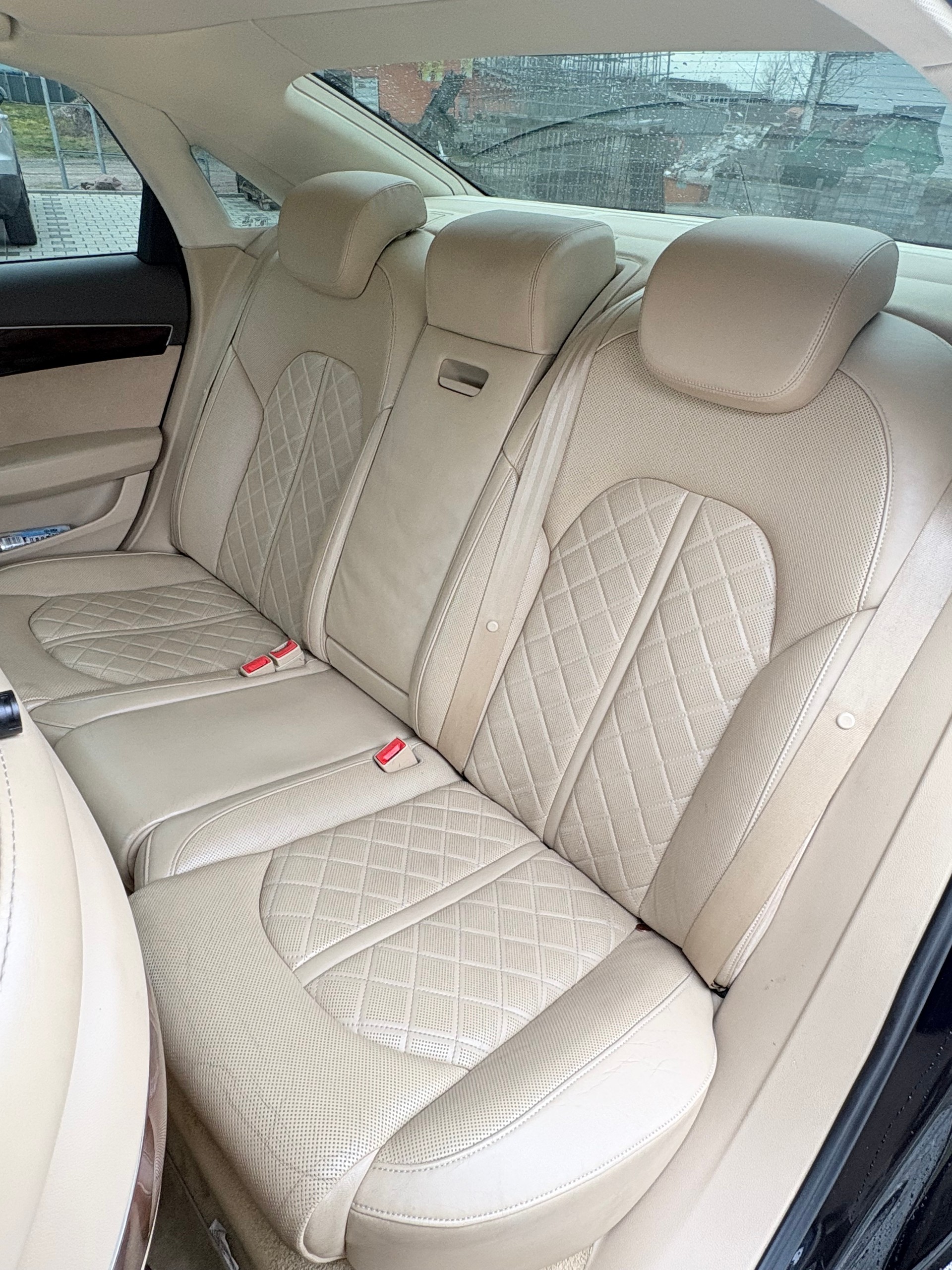 AUDI 4.2 V8 FSI quattro T-Tronic-image-4