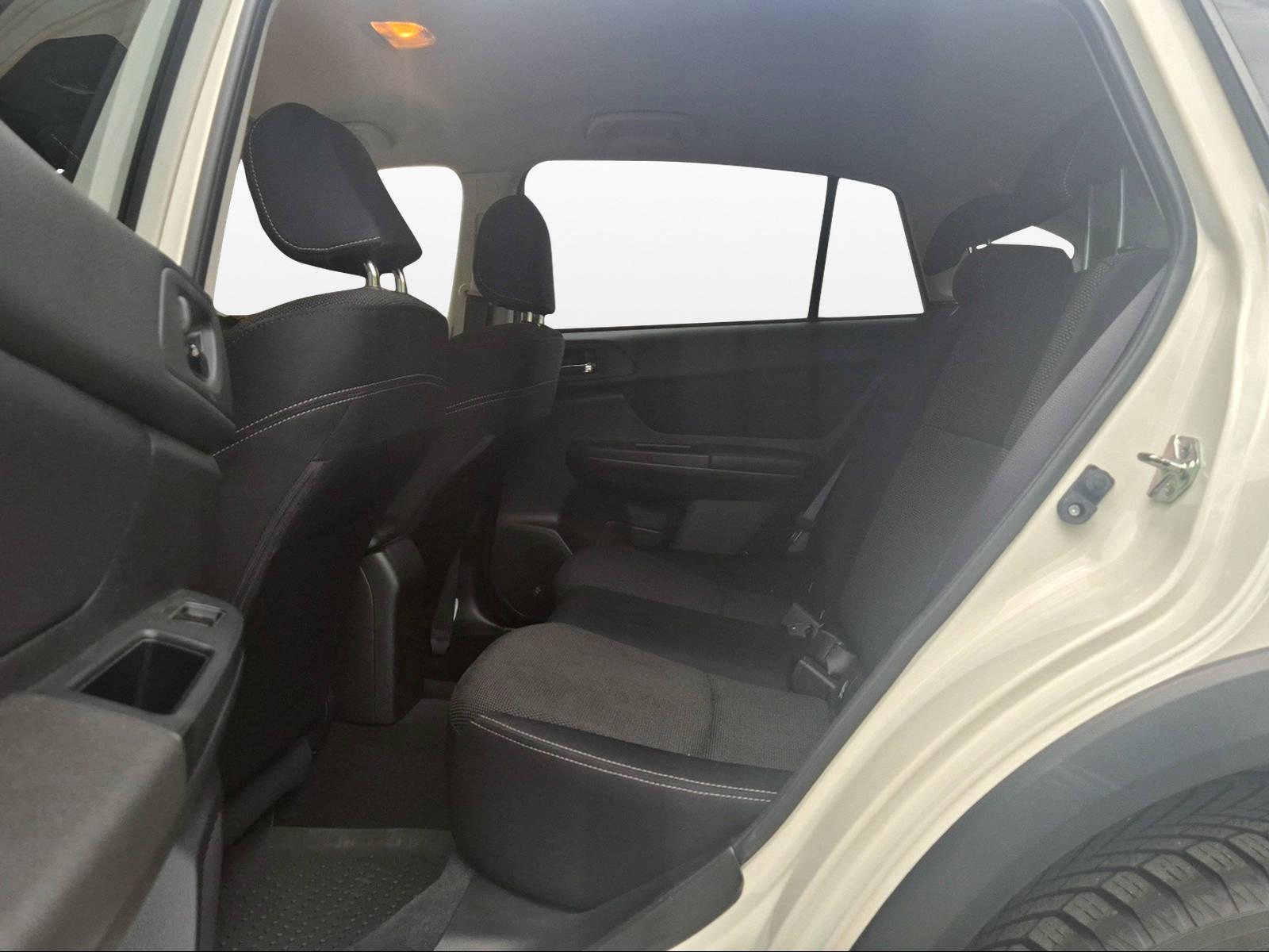 SUBARU XV 2.0i Swiss Two-image-12