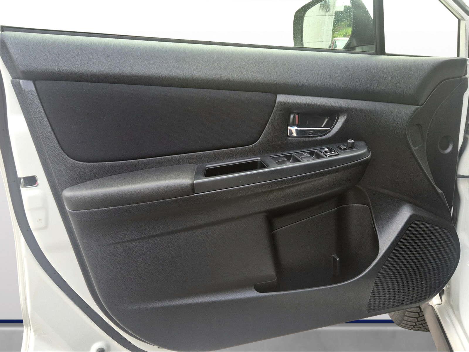 SUBARU XV 2.0i Swiss Two-image-6
