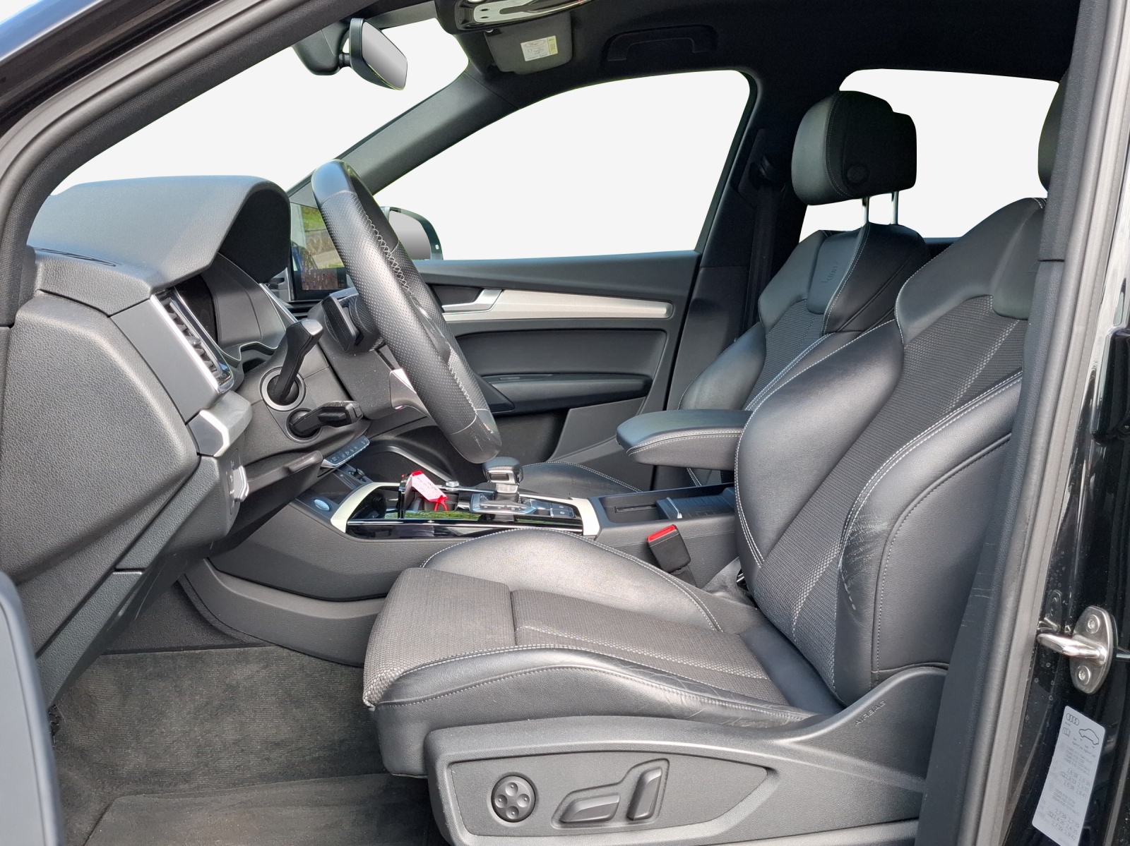 AUDI Q5 50 TFSI e PHEV S line quattro S-tronic-image-8