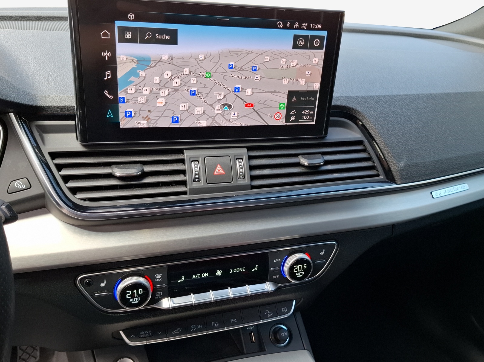 AUDI Q5 50 TFSI e PHEV S line quattro S-tronic-image-11