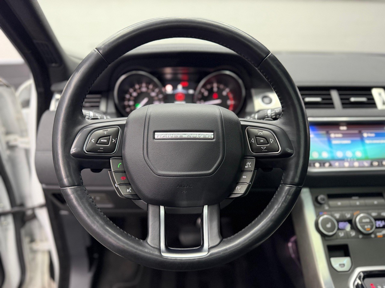 LAND ROVER Range Rover Evoque 2.0 TD4 HSE AT9-image-14