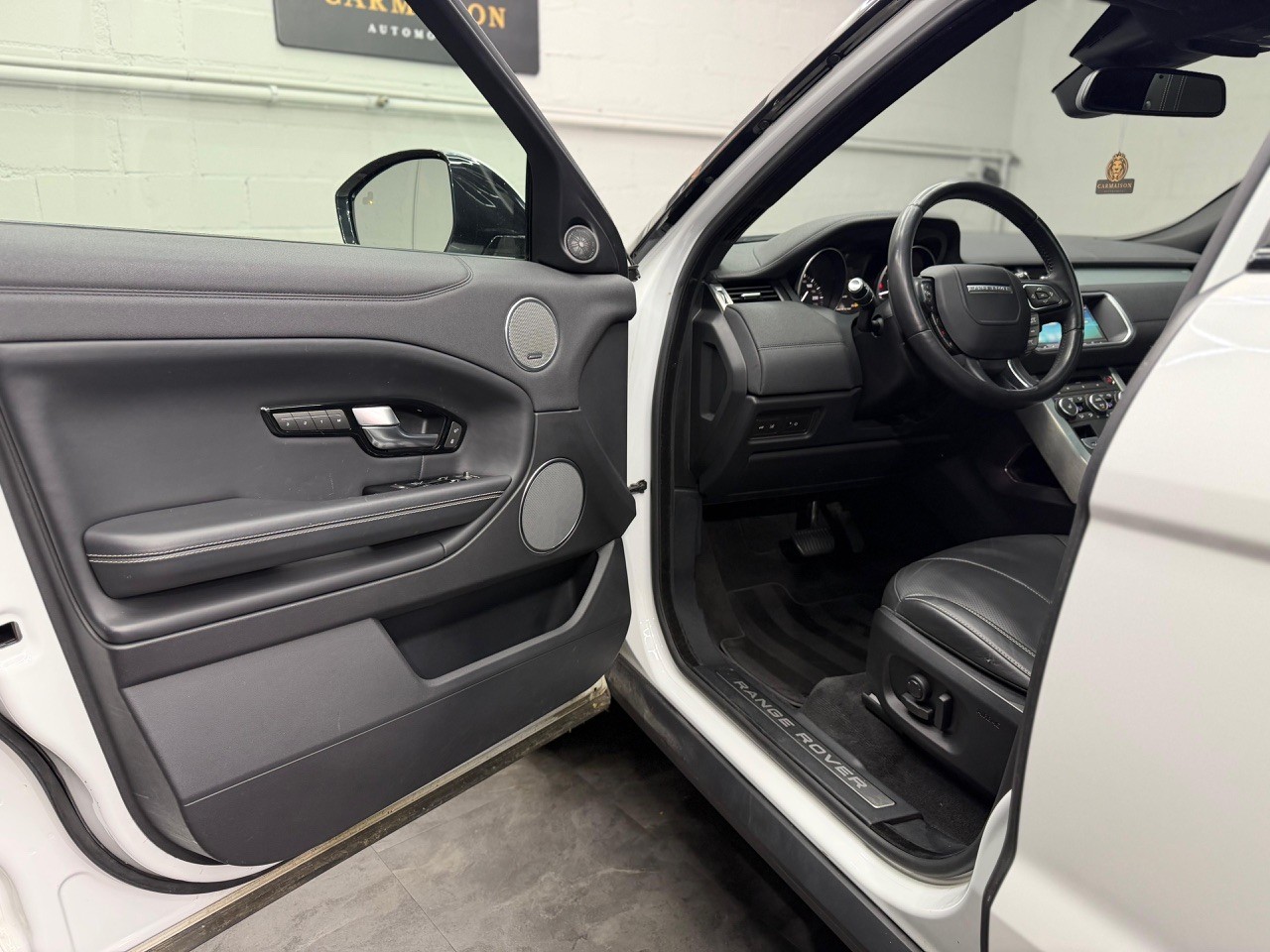 LAND ROVER Range Rover Evoque 2.0 TD4 HSE AT9-image-12
