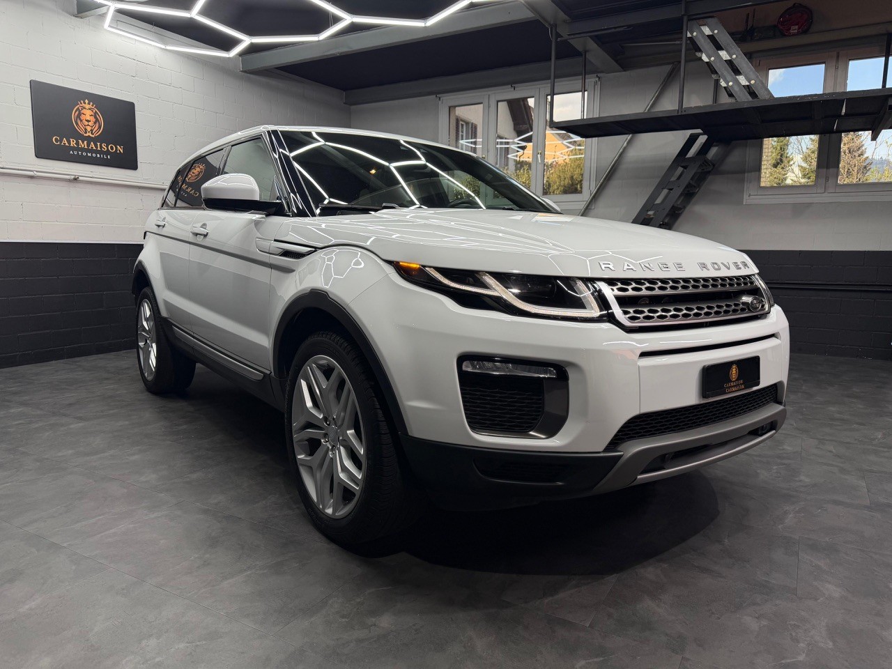 LAND ROVER Range Rover Evoque 2.0 TD4 HSE AT9-image-0