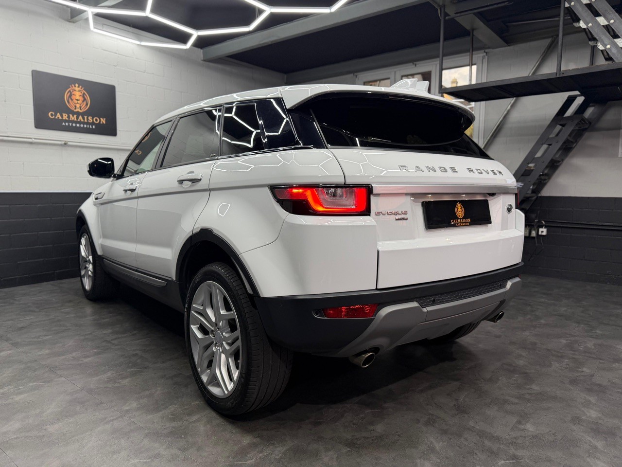 LAND ROVER Range Rover Evoque 2.0 TD4 HSE AT9-image-6
