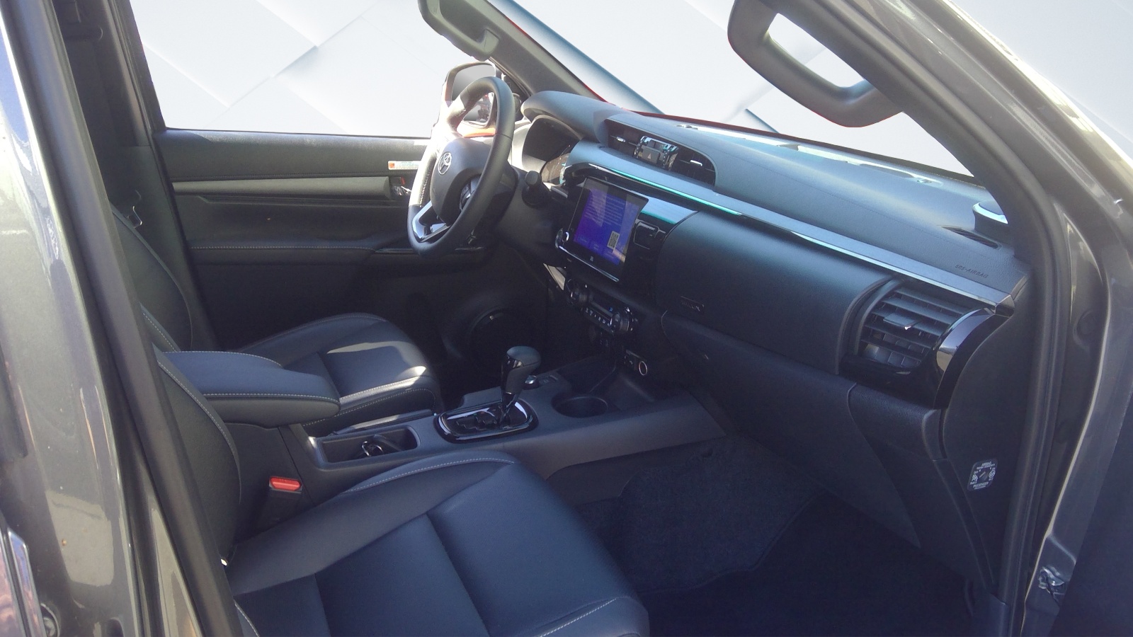 TOYOTA Hilux 2.8D-4D Invincible Double Cab 4x4 A-image-4