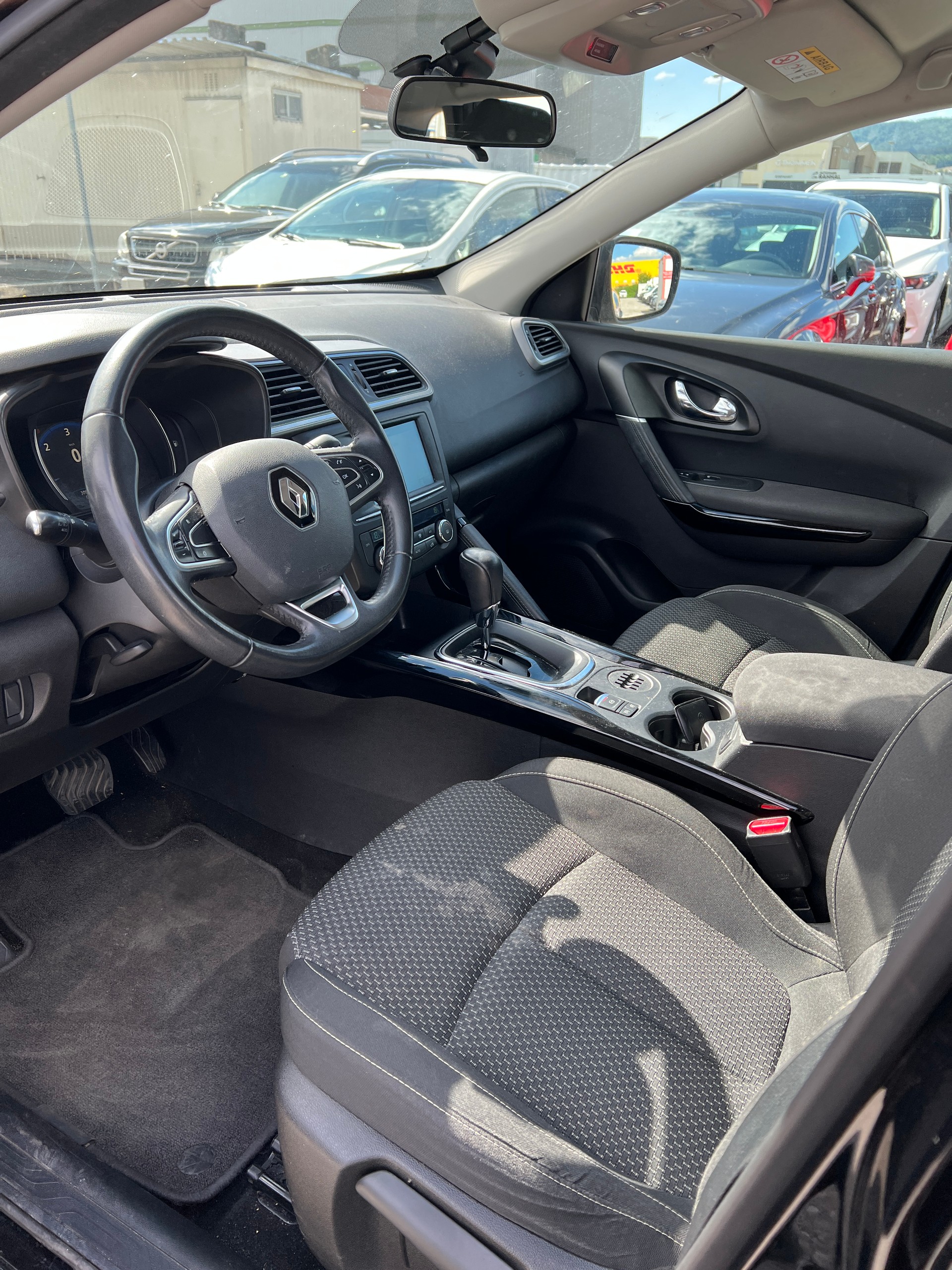 RENAULT Kadjar 1.5 dCi Zen EDC Automat (Klimatronik * Alufelgen * Sensoren Mi Kamera * Multilenkrad * Xenon * Navigation * BO6)-image-12