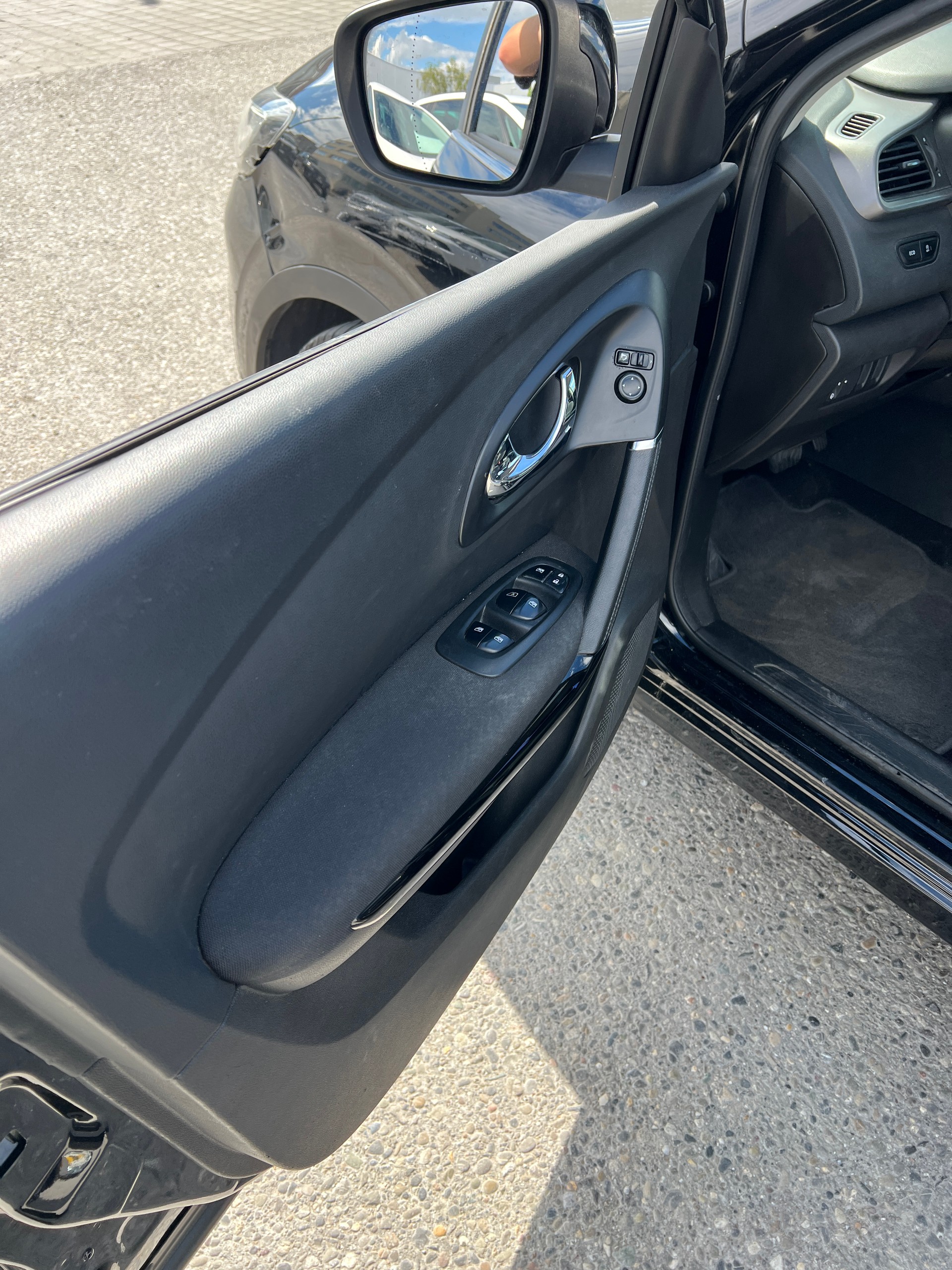 RENAULT Kadjar 1.5 dCi Zen EDC Automat (Klimatronik * Alufelgen * Sensoren Mi Kamera * Multilenkrad * Xenon * Navigation * BO6)-image-15