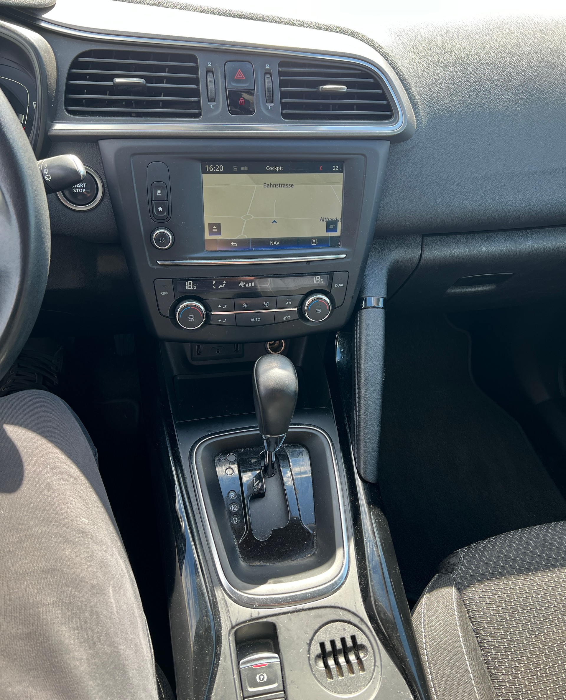 RENAULT Kadjar 1.5 dCi Zen EDC Automat (Klimatronik * Alufelgen * Sensoren Mi Kamera * Multilenkrad * Xenon * Navigation * BO6)-image-10