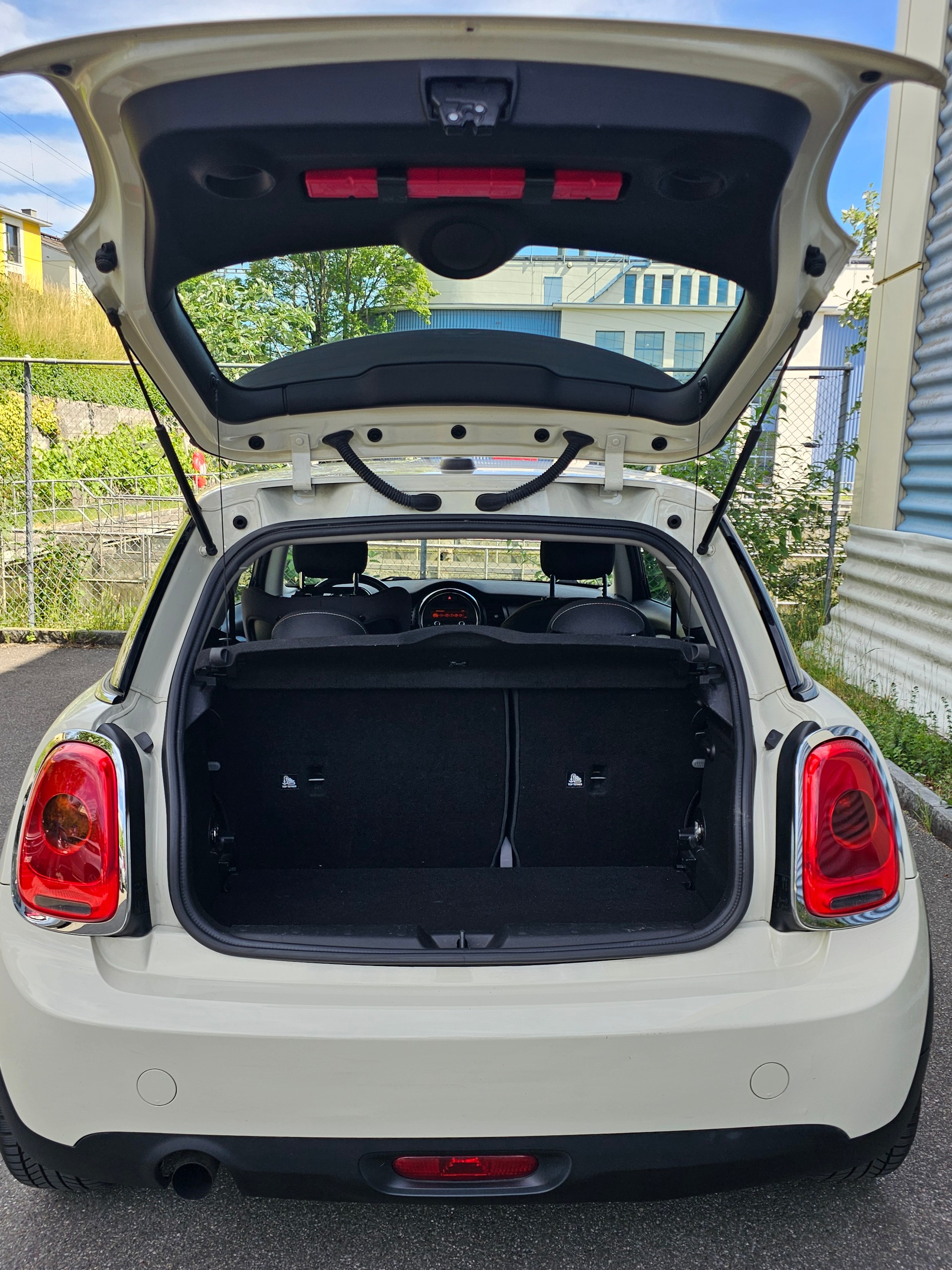 MINI 1.2i One-image-2