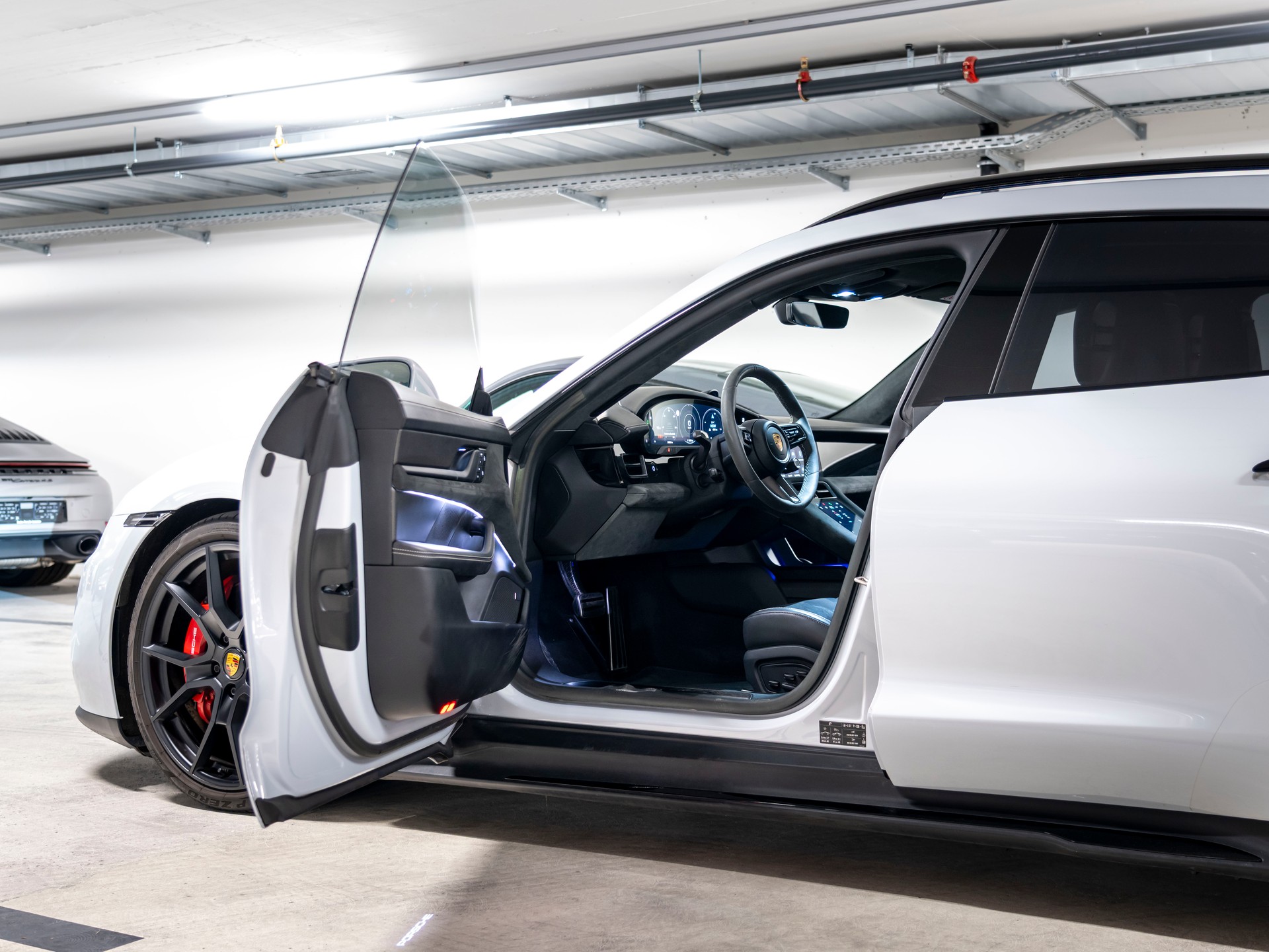 PORSCHE Taycan GTS Sport Turismo Performance Plus 93,4kWh-image-16