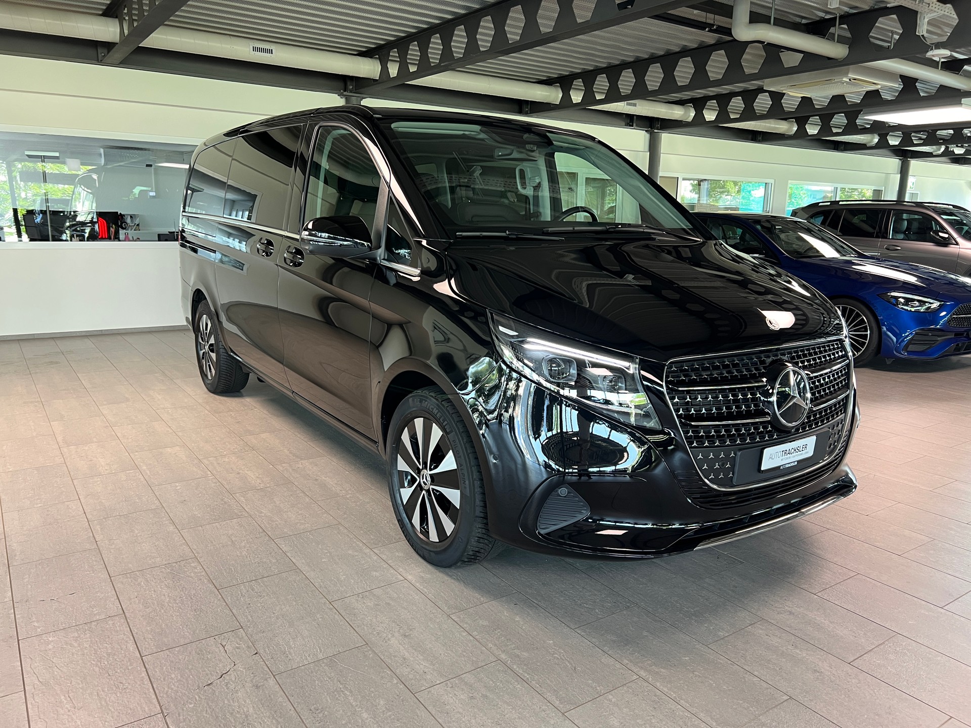 MERCEDES-BENZ V 250 d lang Avantgarde 4Matic G-Tronic-image-2