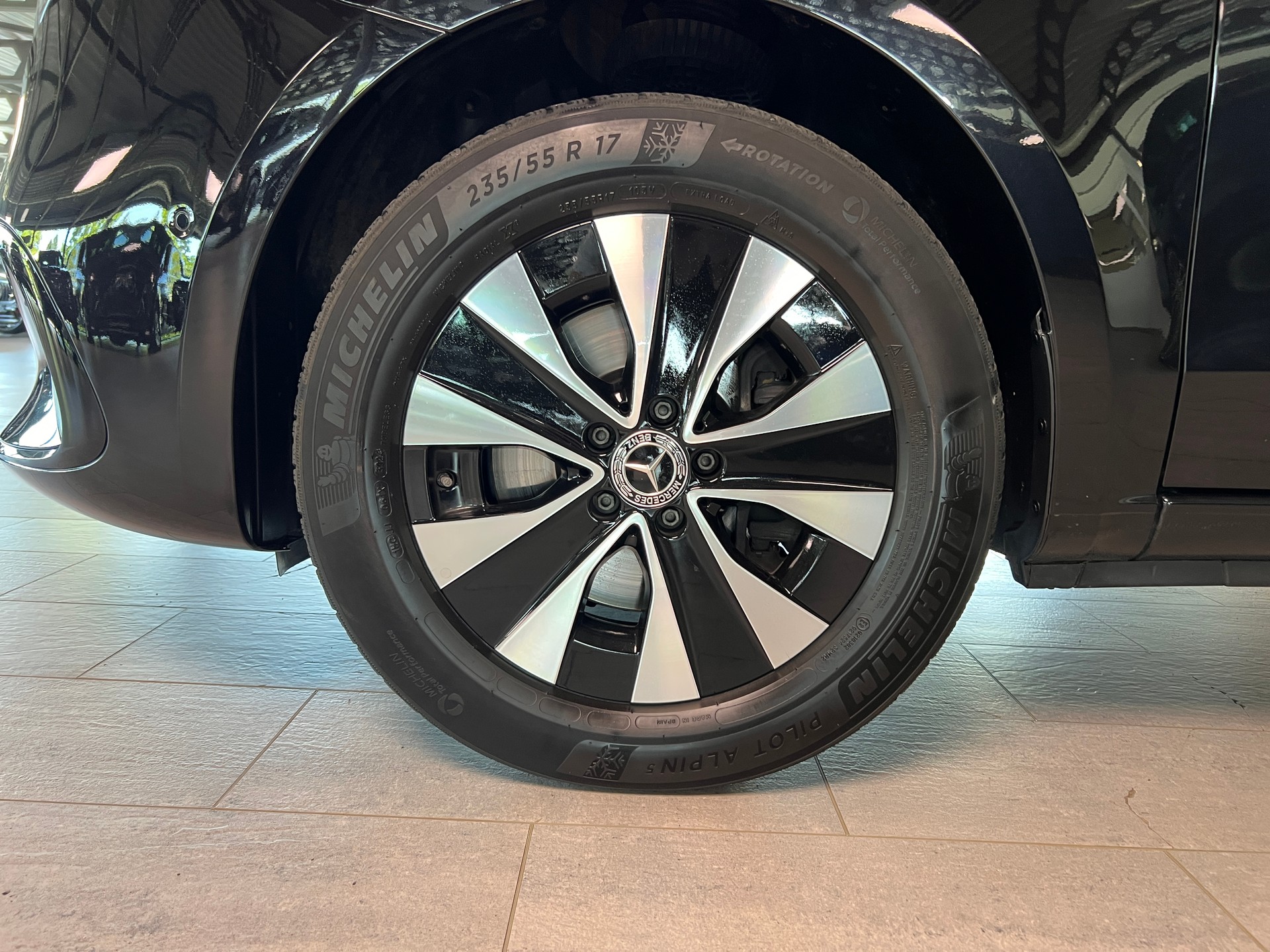 MERCEDES-BENZ V 250 d lang Avantgarde 4Matic G-Tronic-image-5