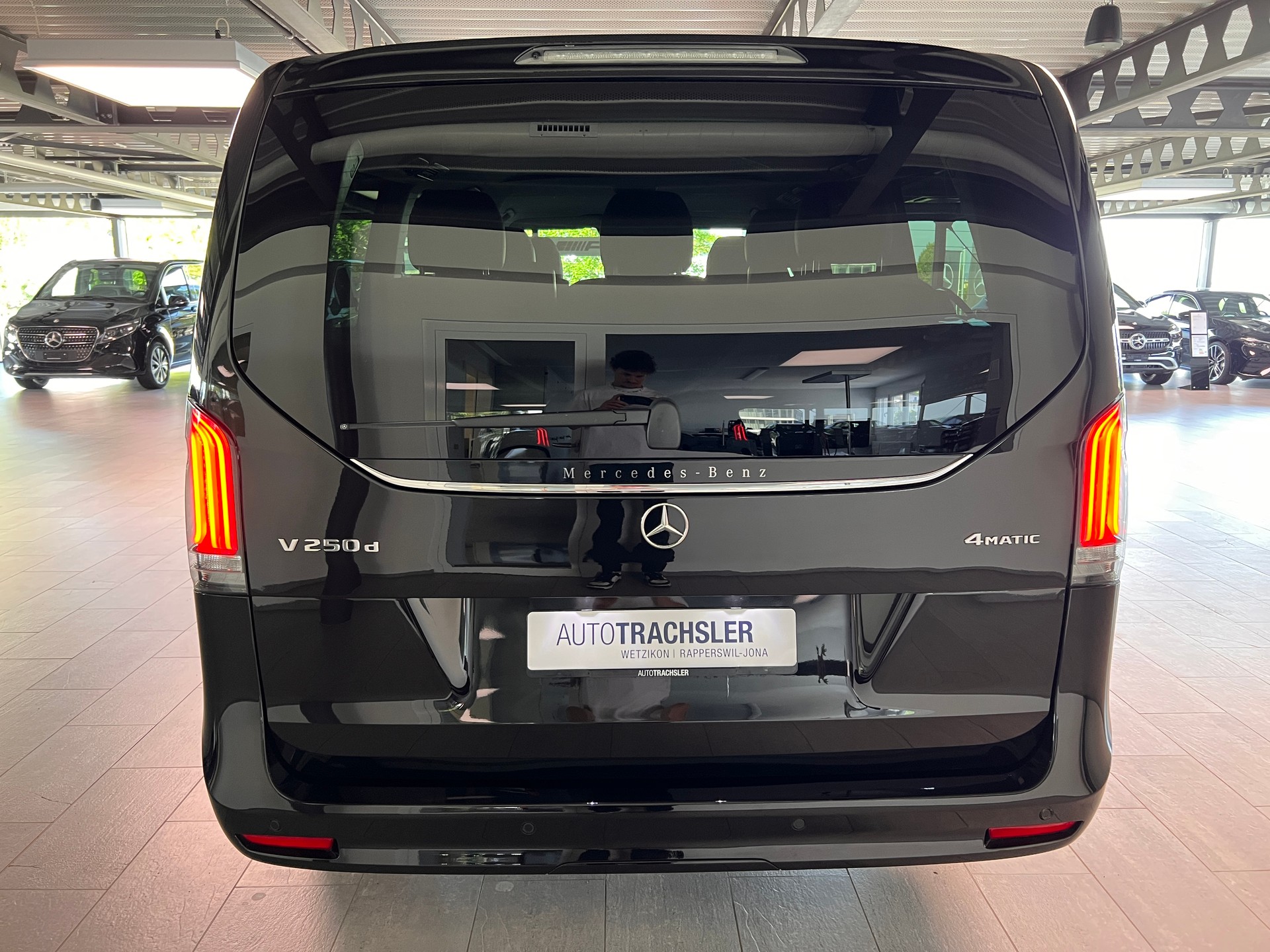MERCEDES-BENZ V 250 d lang Avantgarde 4Matic G-Tronic-image-4