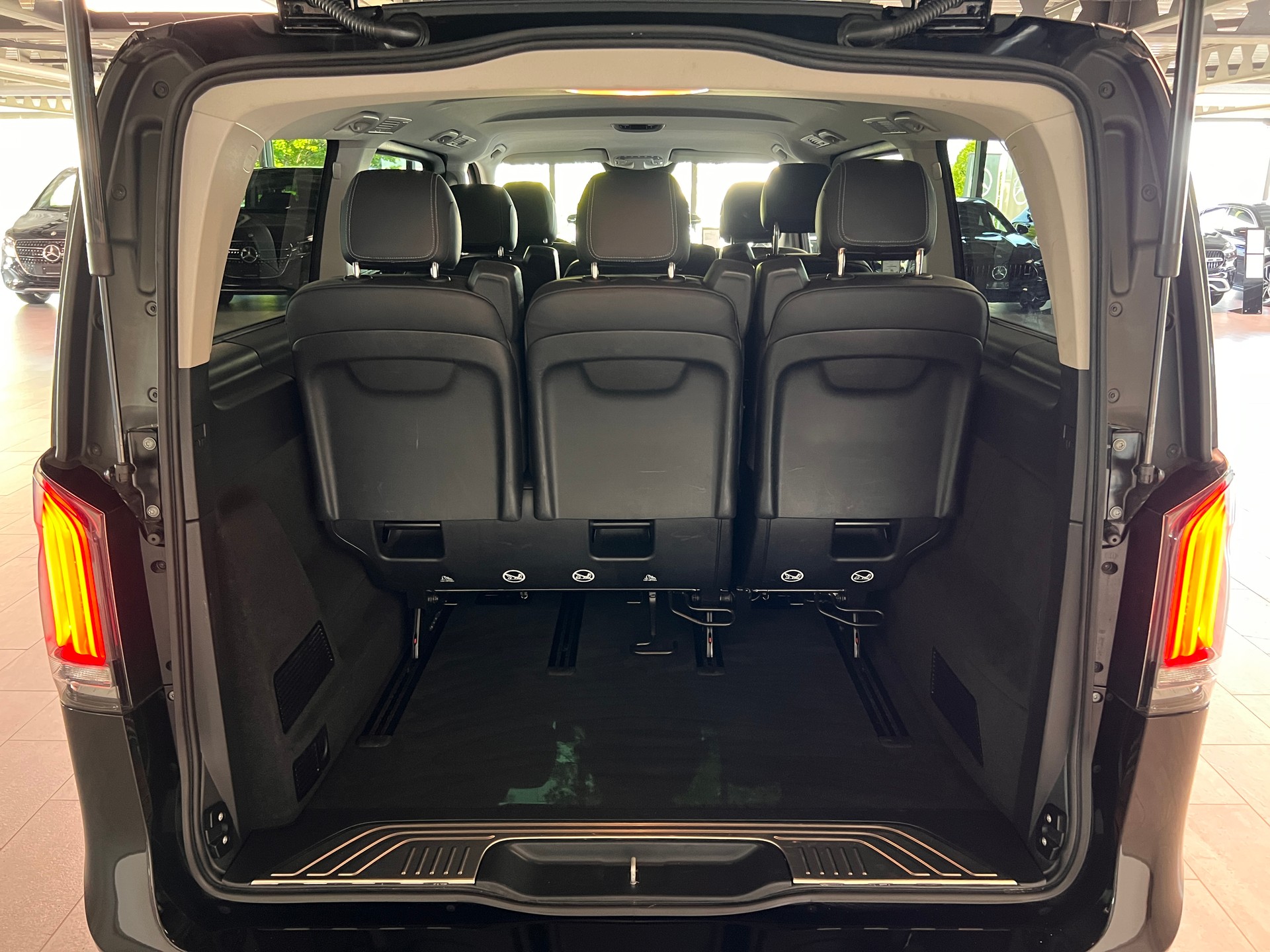 MERCEDES-BENZ V 250 d lang Avantgarde 4Matic G-Tronic-image-6